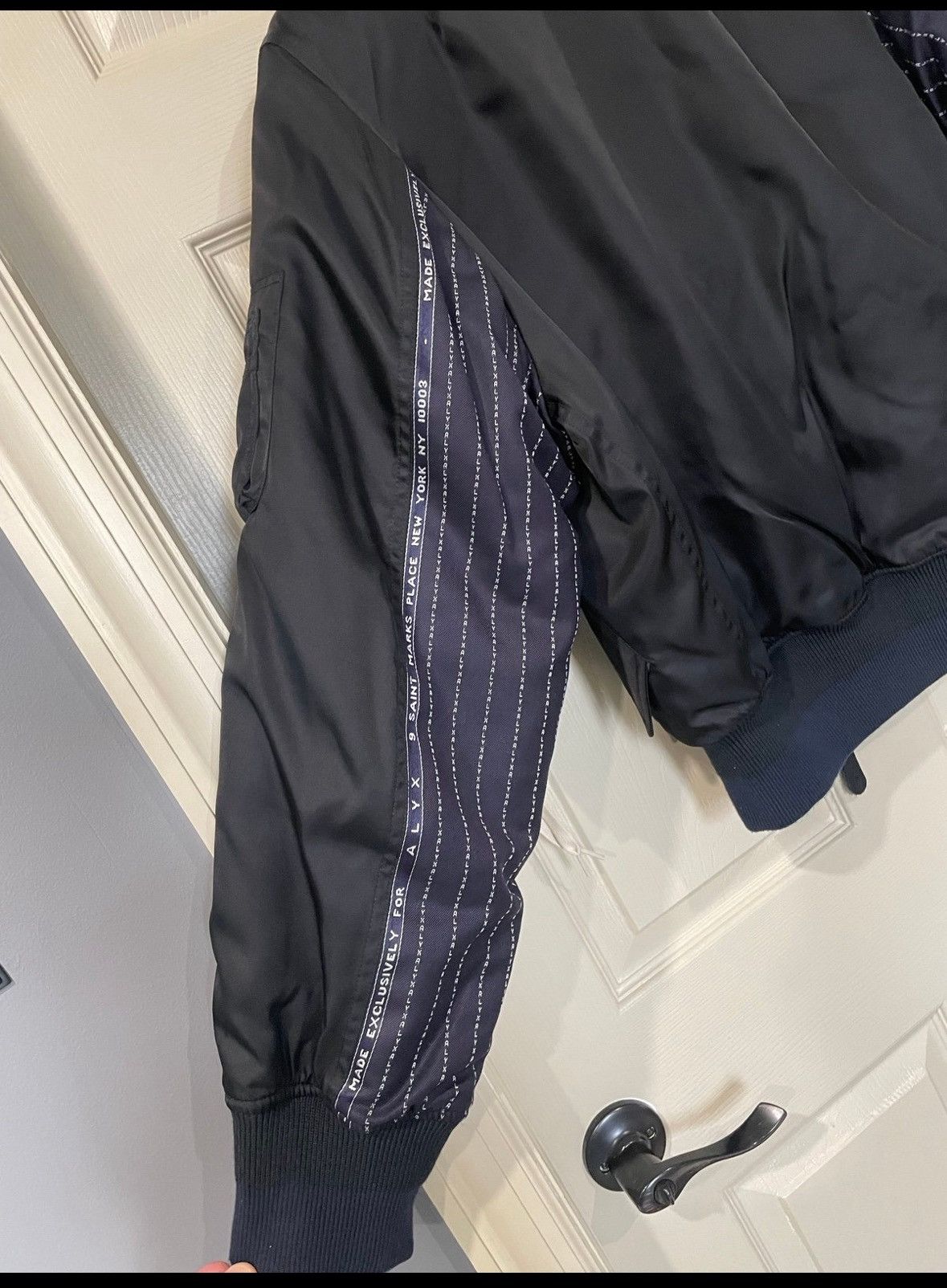 1017 ALYX 9SM × Alpha Industries AlYX Reversible Bomber jacket Size US S / EU 44-46 / 1 - 7 Thumbnail