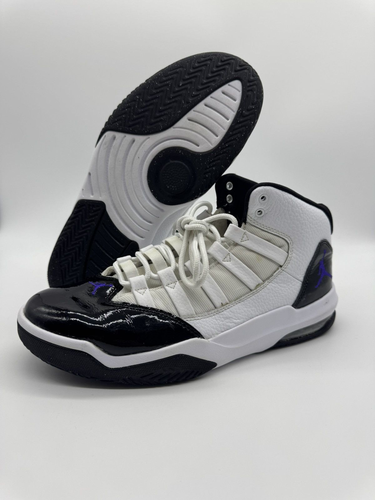 Jordan Brand × Nike Air Jordan Max Aura Concord 11 Oreo AQ9084 121 Men's Size 8 Size US 8 / EU 41 - 1 Thumbnail