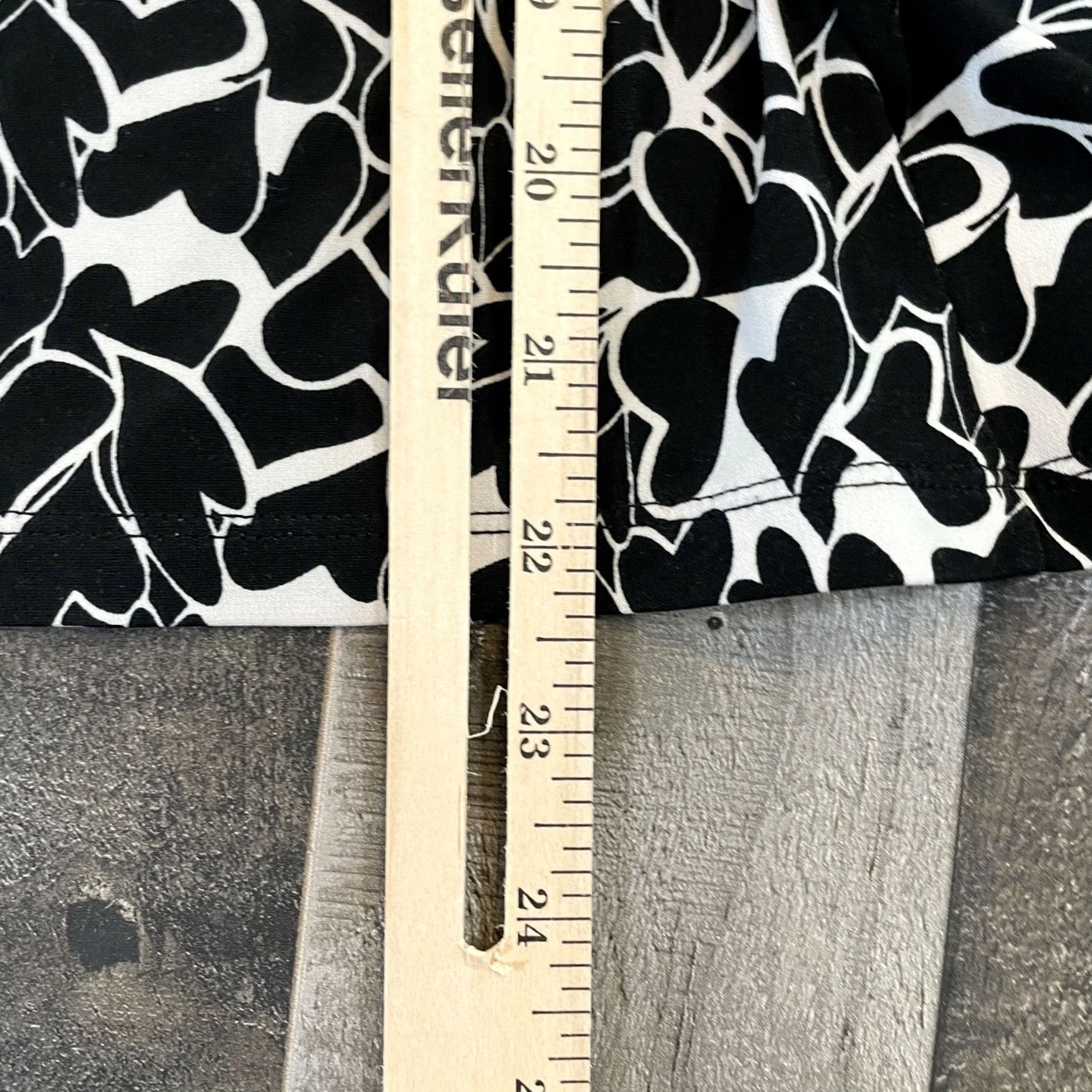Vintage Style&co. PS Petites Black Blouse Heart Printed Short Flutter Sleeve Size S / US 4 / IT 40 - 6 Thumbnail