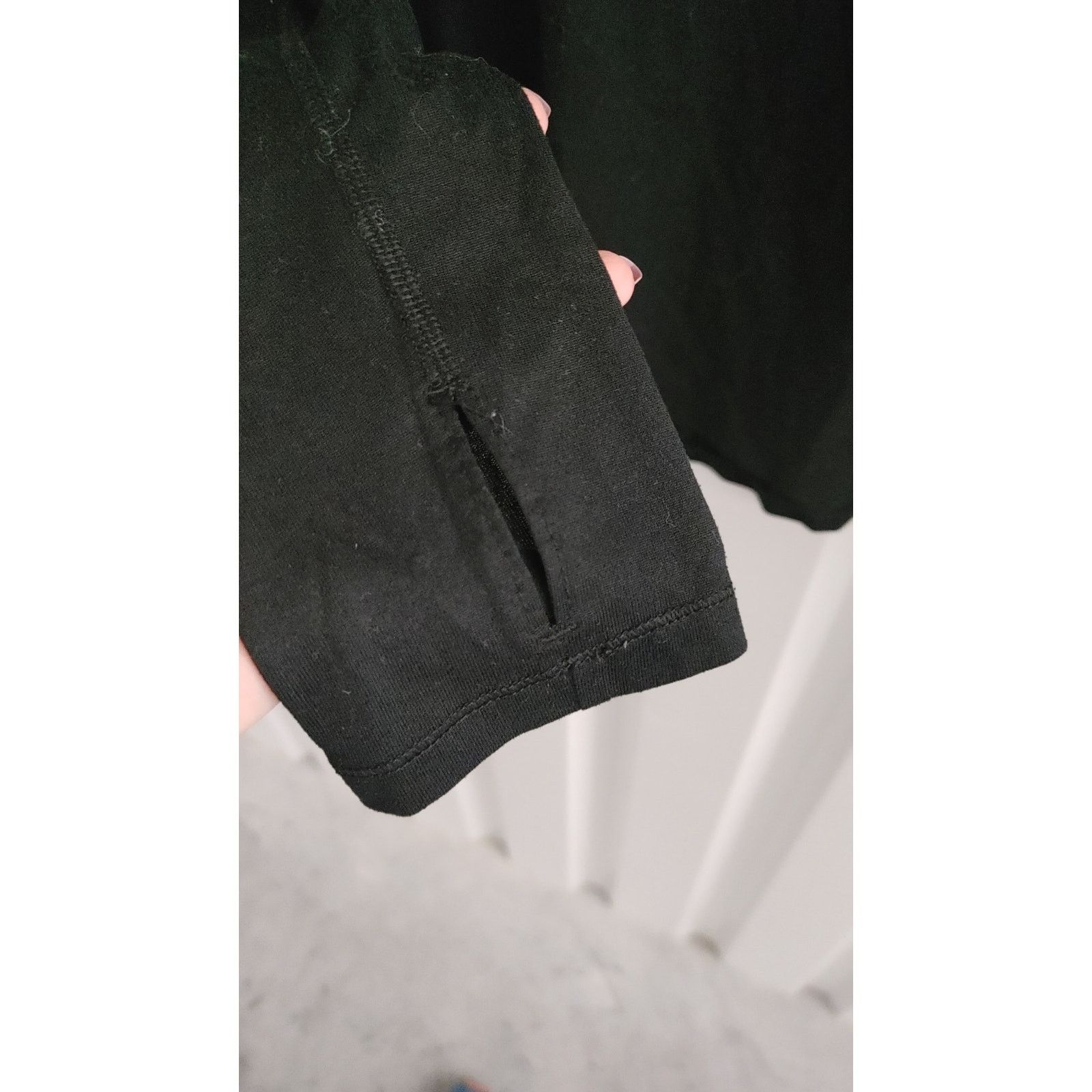 Nike Nike Dri-Fit Top Thumb Holes Vented Sheer Medium Black Size M / US 6-8 / IT 42-44 - 5 Thumbnail