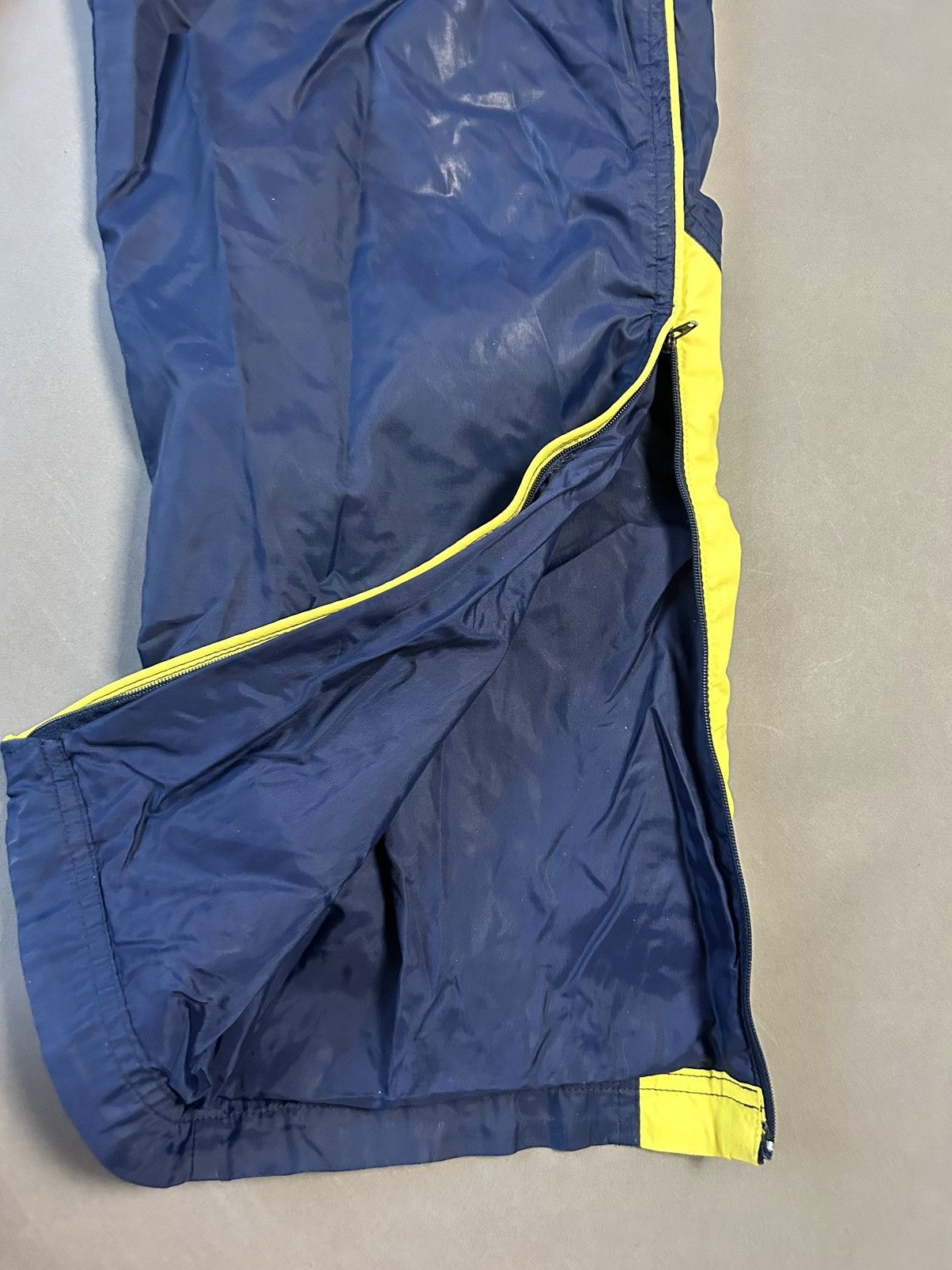 Nike Nike track suit vintage navy 90s nylon sweatshirt + pants Size US M / EU 48-50 / 2 - 15 Thumbnail