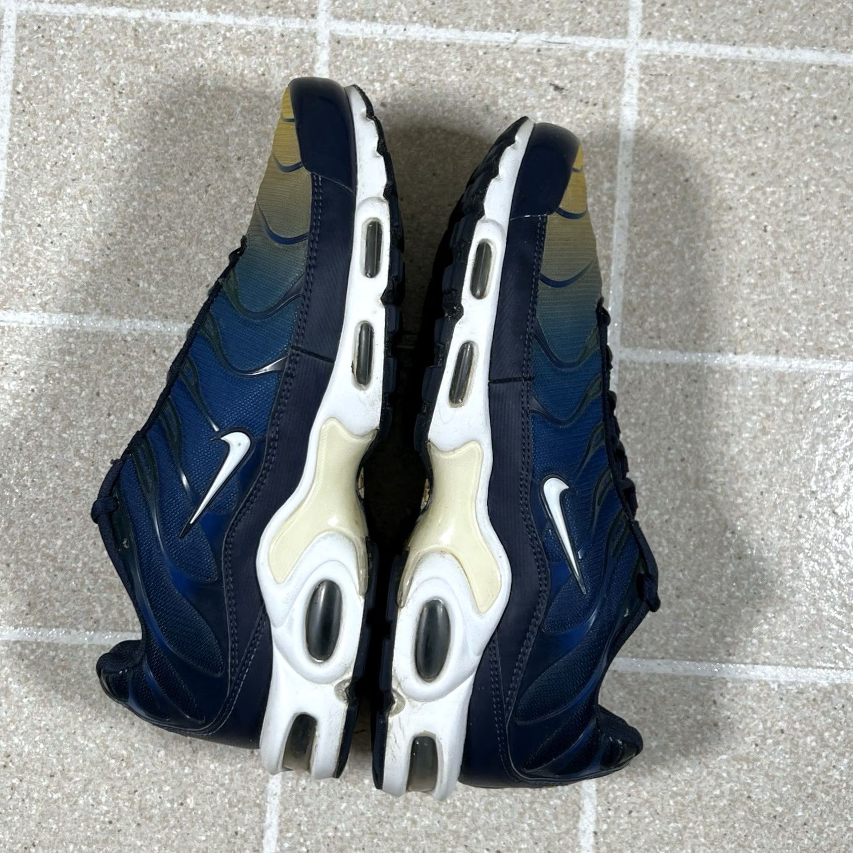Nike Nike Air Max Plus Gradient Pack 852630-407 Men Sneaker 11 Blue Navy Lemon 2018 Size US 11 / EU 44 - 7 Thumbnail