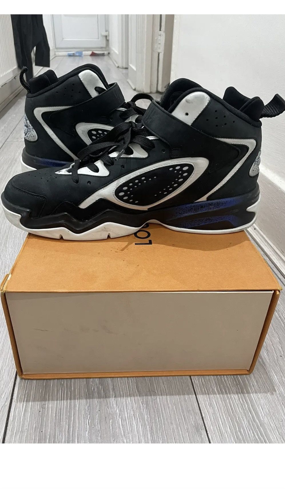 Louis Vuitton Louis Vuitton Basketball Sneakers Size US 10 / EU 43 - 1 Thumbnail