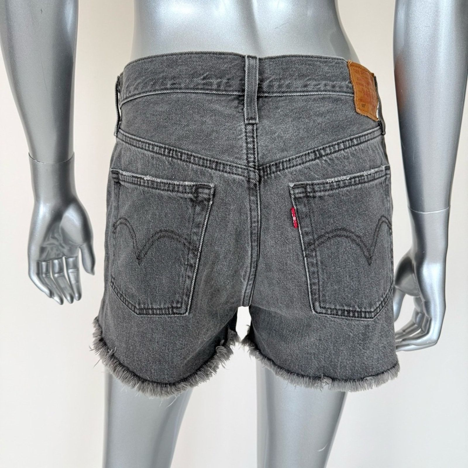 Levi's Levi’s women jeans shorts size 28 Size 28" / US 6 / IT 42 - 4 Thumbnail