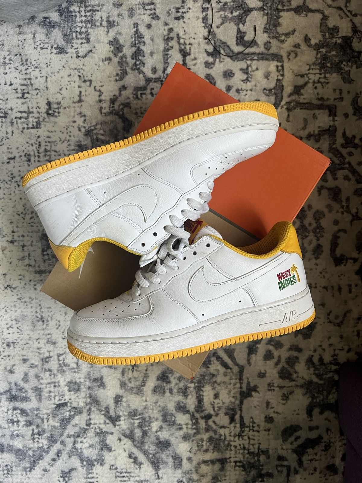 Nike Nike Air Force 1 West Indies Yellow Size US 9.5 / EU 42-43 - 2 Thumbnail