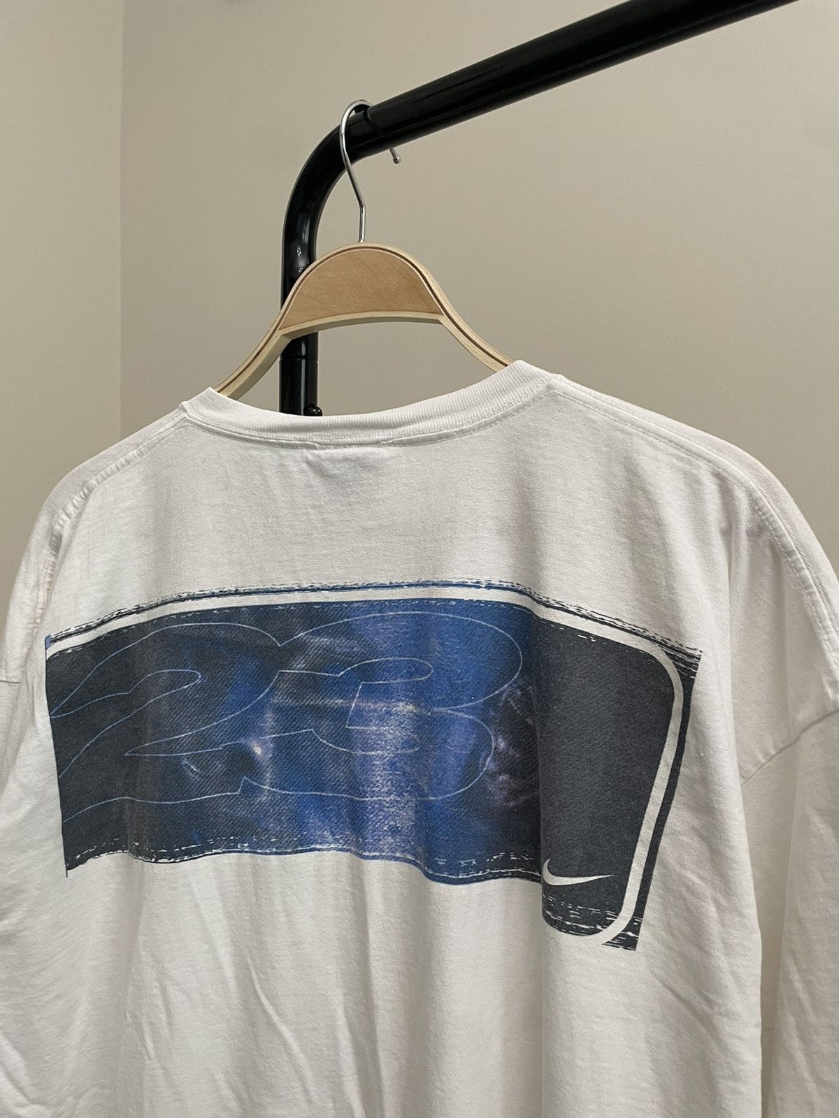 Nike × Supreme Vintage 90s White Nike Art Graphic Tee Unsoundrags NCAA Size US XL / EU 56 / 4 - 2 Thumbnail