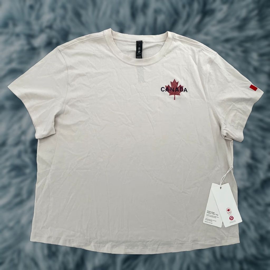Lululemon Women's Shirt 14 Beige Team Canada Olympics Cotton Jersey Graphic T-Shirt Activewear
