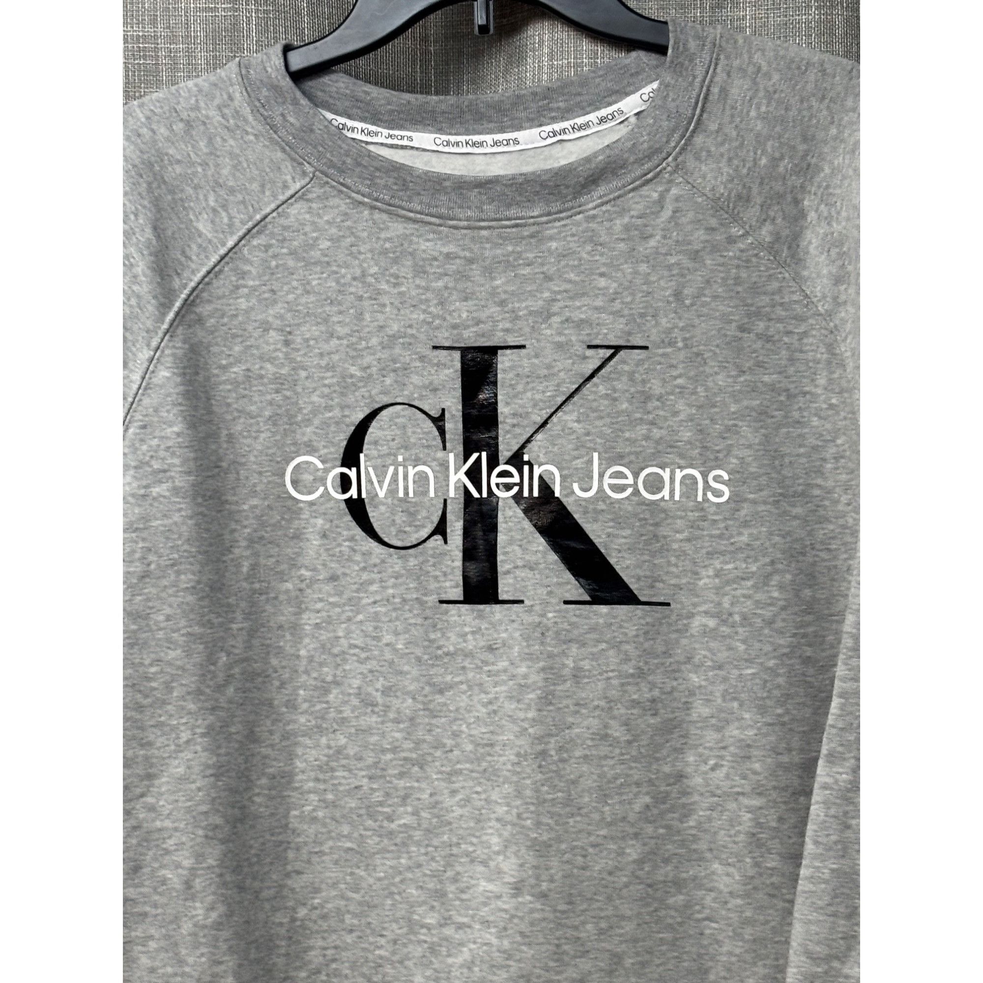 Other Calvin Klein Jeans Trendy Plus Size Size Sweatshirt, Pearl Size ONE SIZE - 3 Thumbnail