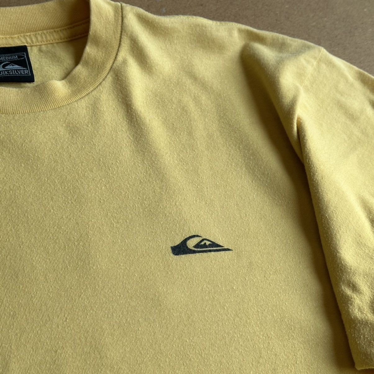 Quiksilver Vintage y2k Quiksilver Big Logo Surf Style Tee Size US M / EU 48-50 / 2 - 6 Thumbnail