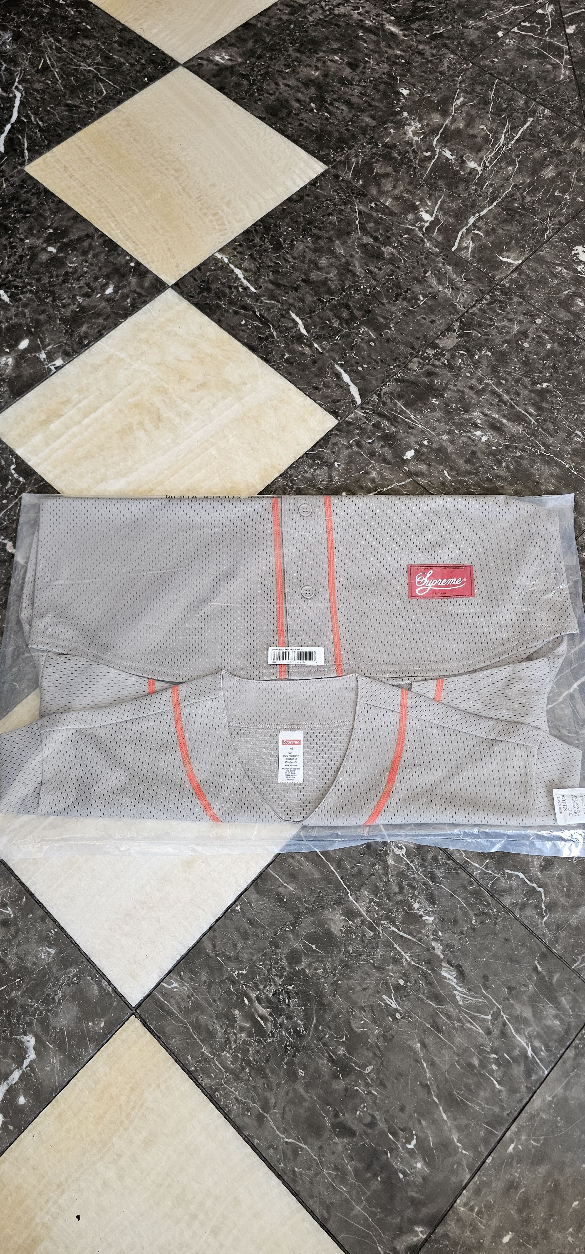 Supreme New Supreme Old English Baseball Jersey - Medium Size US M / EU 48-50 / 2 - 2 Thumbnail