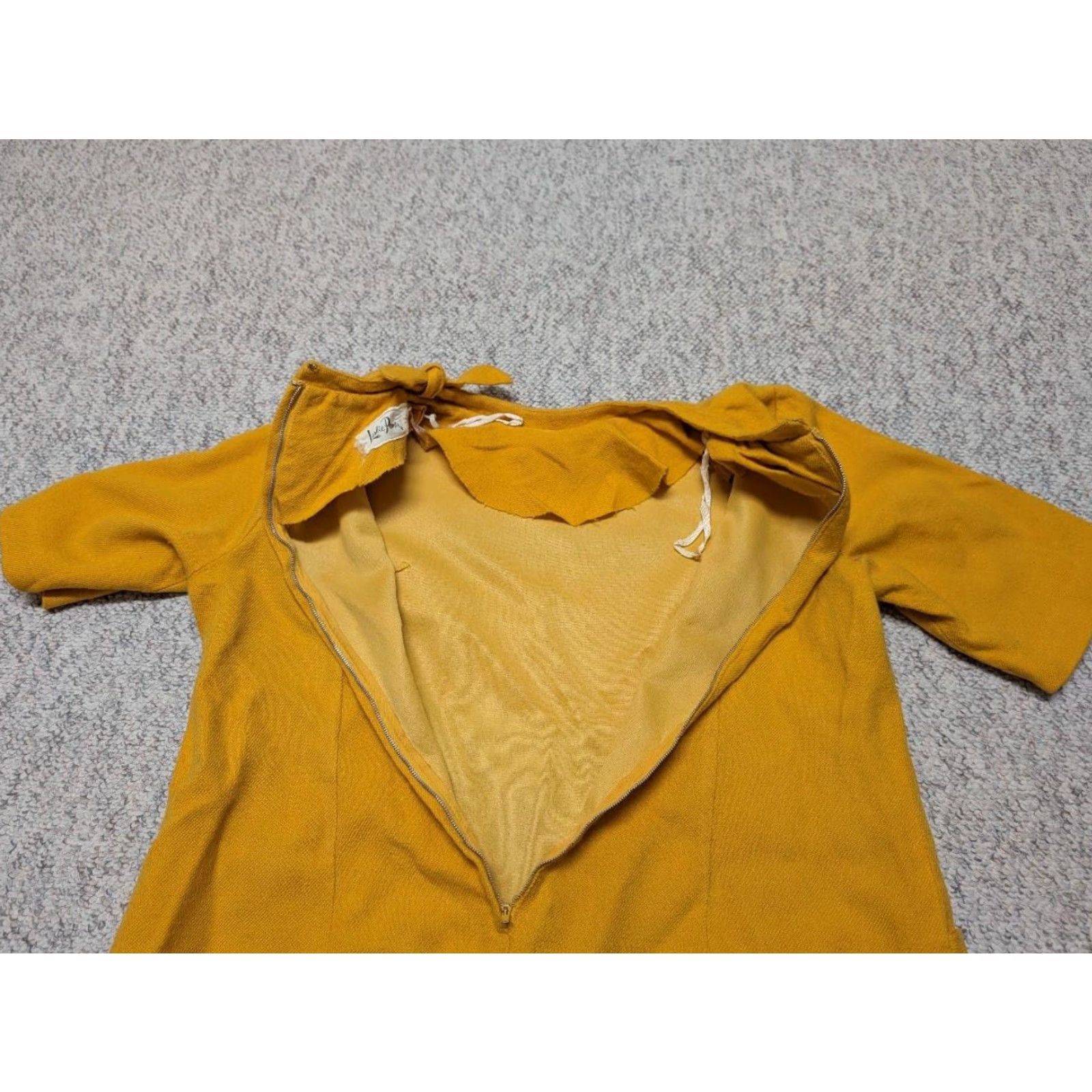 VINTAGE 1960s GO-GO wool dress L yellow MOD belted flight attendant stewardess Leslie Pomer