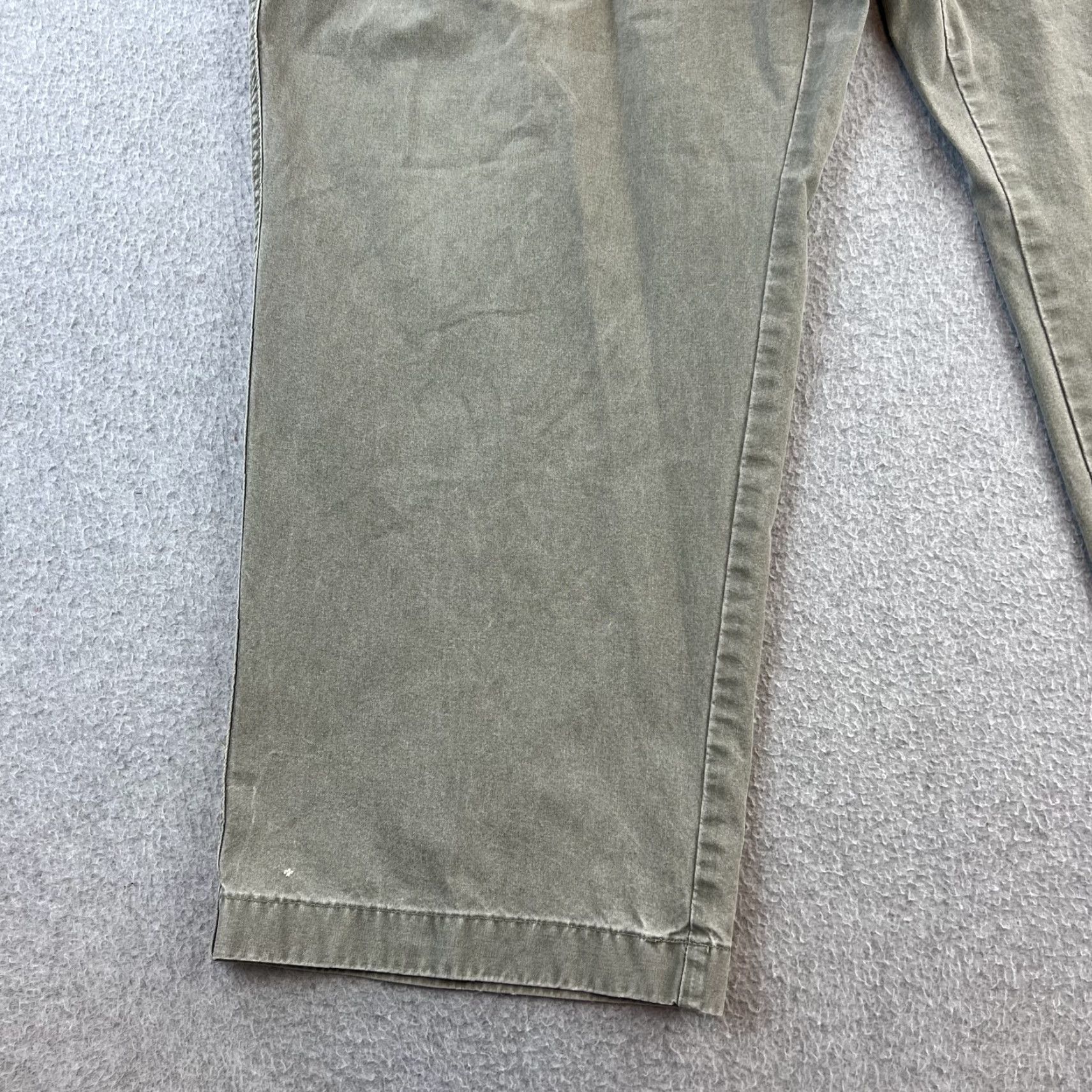 Vintage LL Bean Cargo Pants Mens 44 Green Comfort Waist Relaxed Fit Pockets Outdoors Size US 44 / EU 60 - 6 Thumbnail