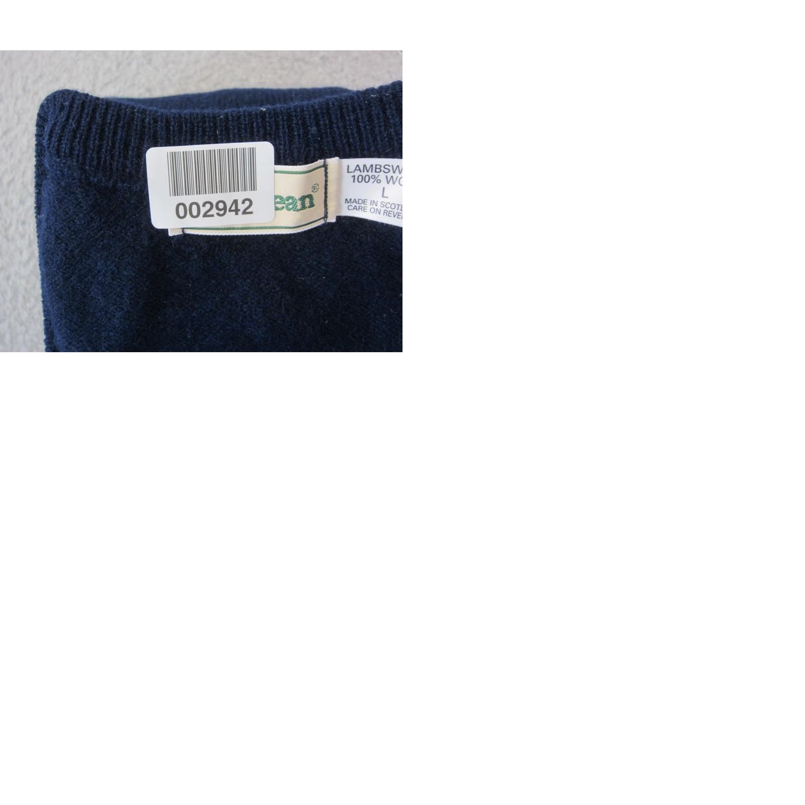 Vintage VINTAGE L.L. Bean Vest Sweater Mens L Blue Wool V-Neck Scotland 80s Size US L / EU 52-54 / 3 - 9 Thumbnail