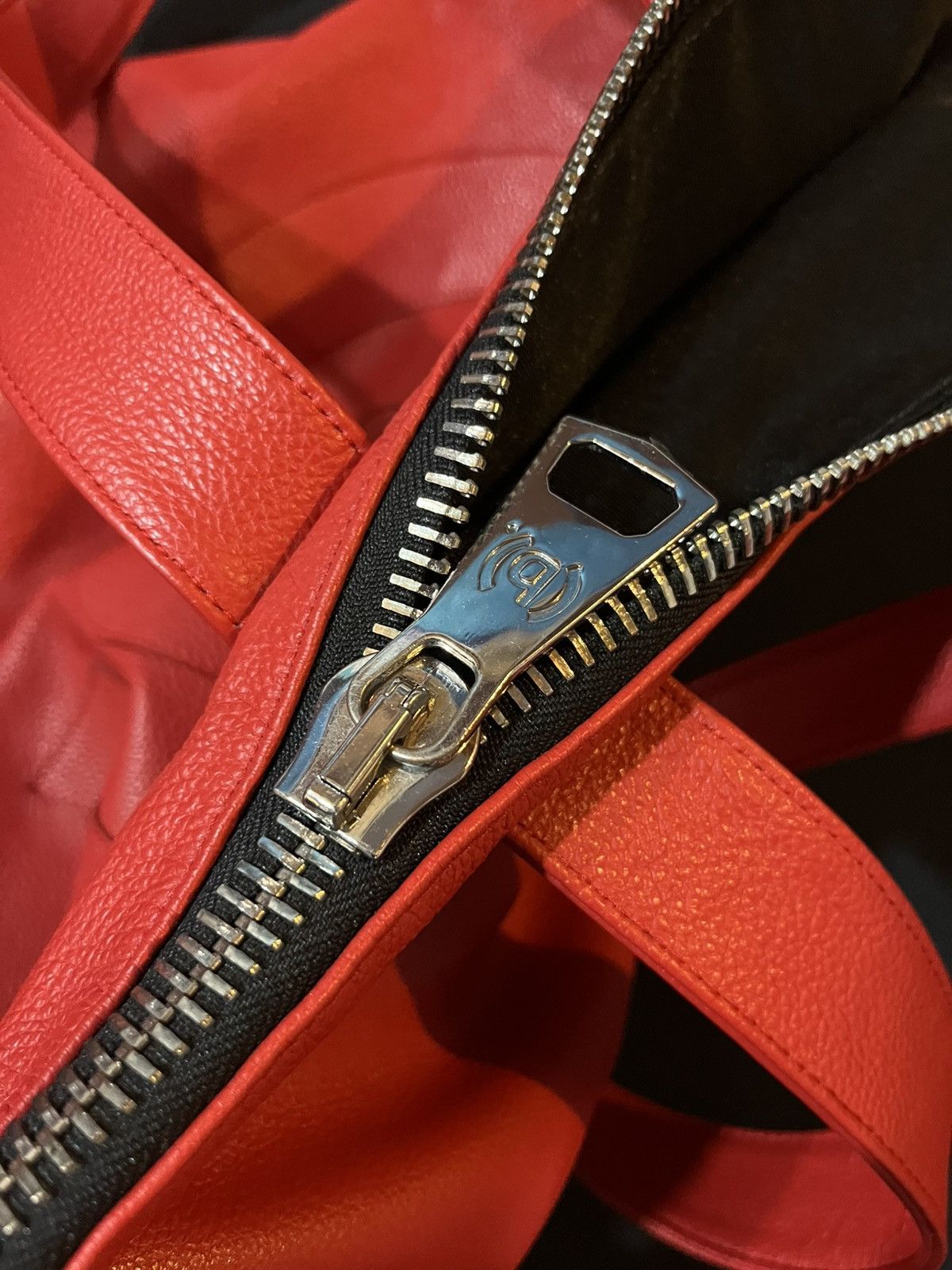 (B).Stroy Bstroy Red Leather Utility Tote Size ONE SIZE - 2 Thumbnail
