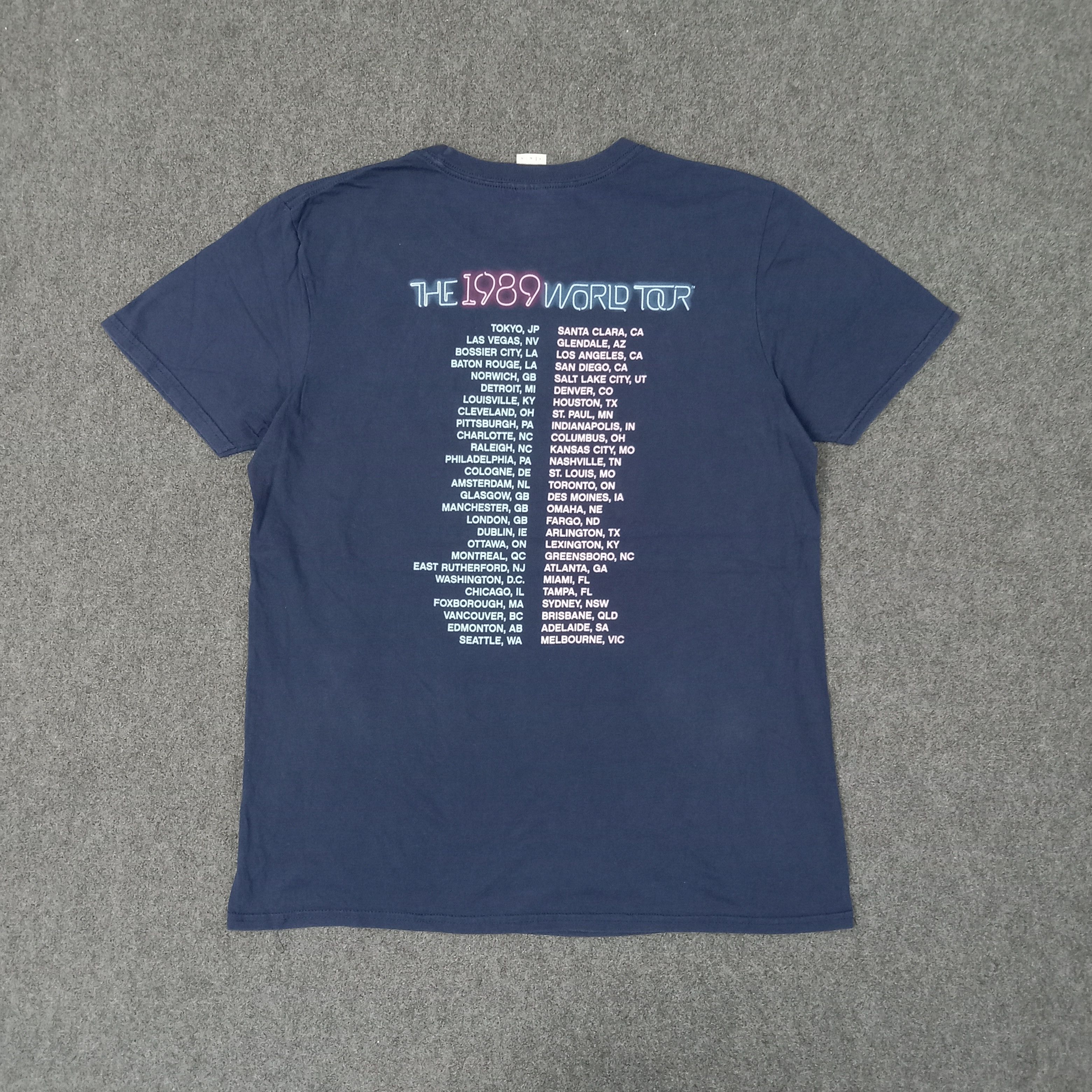 Band Tees Taylor Swift American Singer Songwriter Tshirt C223N48 Size US L / EU 52-54 / 3 - 5 Thumbnail