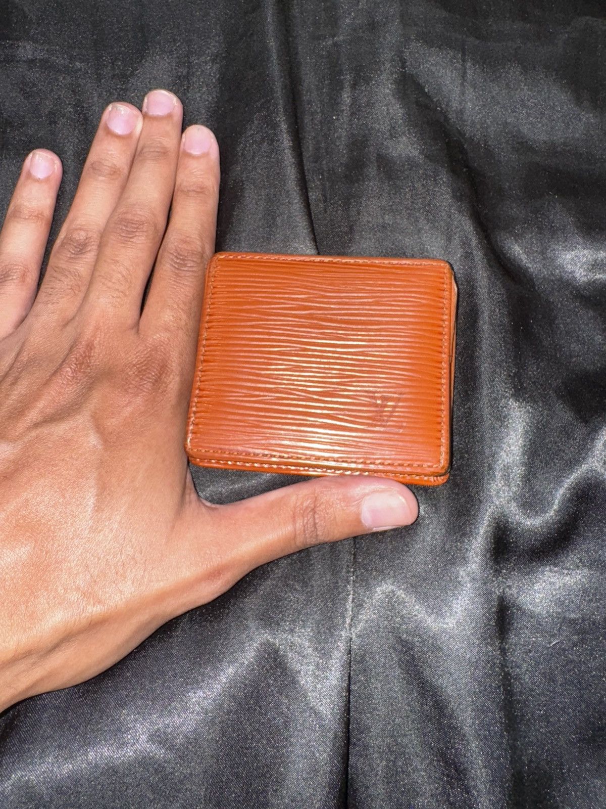 Louis Vuitton × Vintage Louis Vuitton Epi Leather Wallet Small Brown Bifold Wallet Size ONE SIZE - 8 Thumbnail