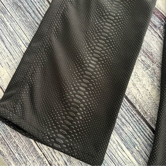 Other Vintage Whittall & Shon Black Snakeskin Pattern PVC Pants Size 27" / US 4 / IT 40 - 6 Thumbnail