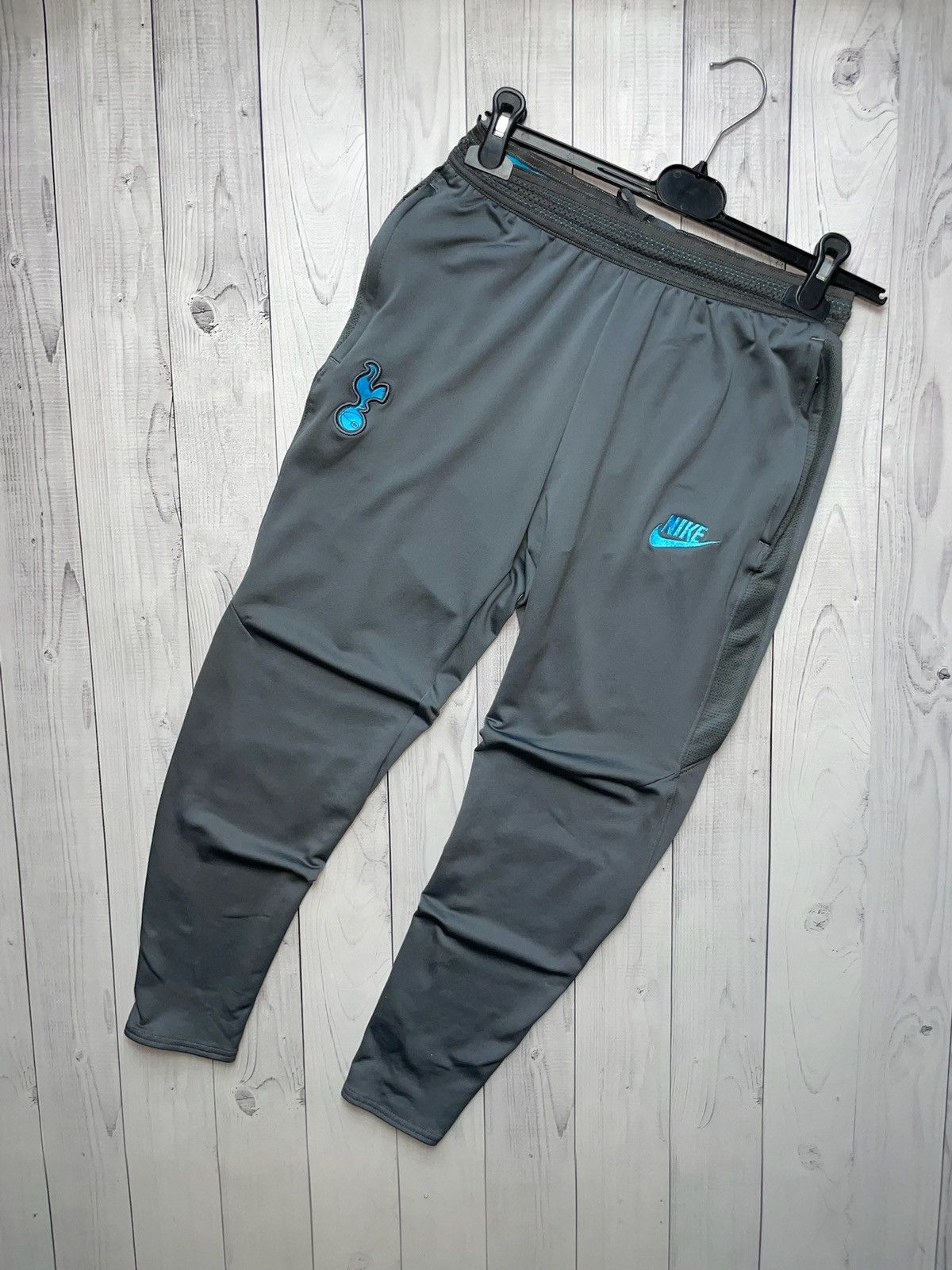 Nike × Vintage Vintage Nike Tottenham soccer joggers size M logo Size US 32 / EU 48 - 1 Thumbnail