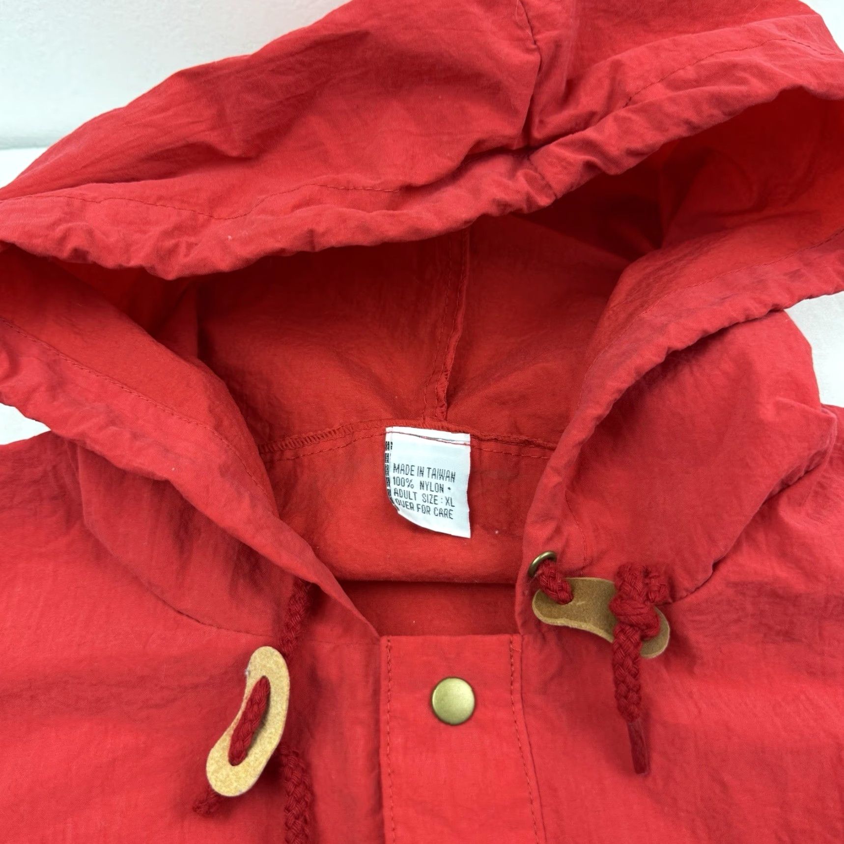 Marlboro VINTAGE Marlboro Jacket Adult XL Windbreaker 90s USA Red Mens XL Windbreaker 90s Promotional USA Red Marlboro Jacket Size US XL / EU 56 / 4 - 4 Thumbnail