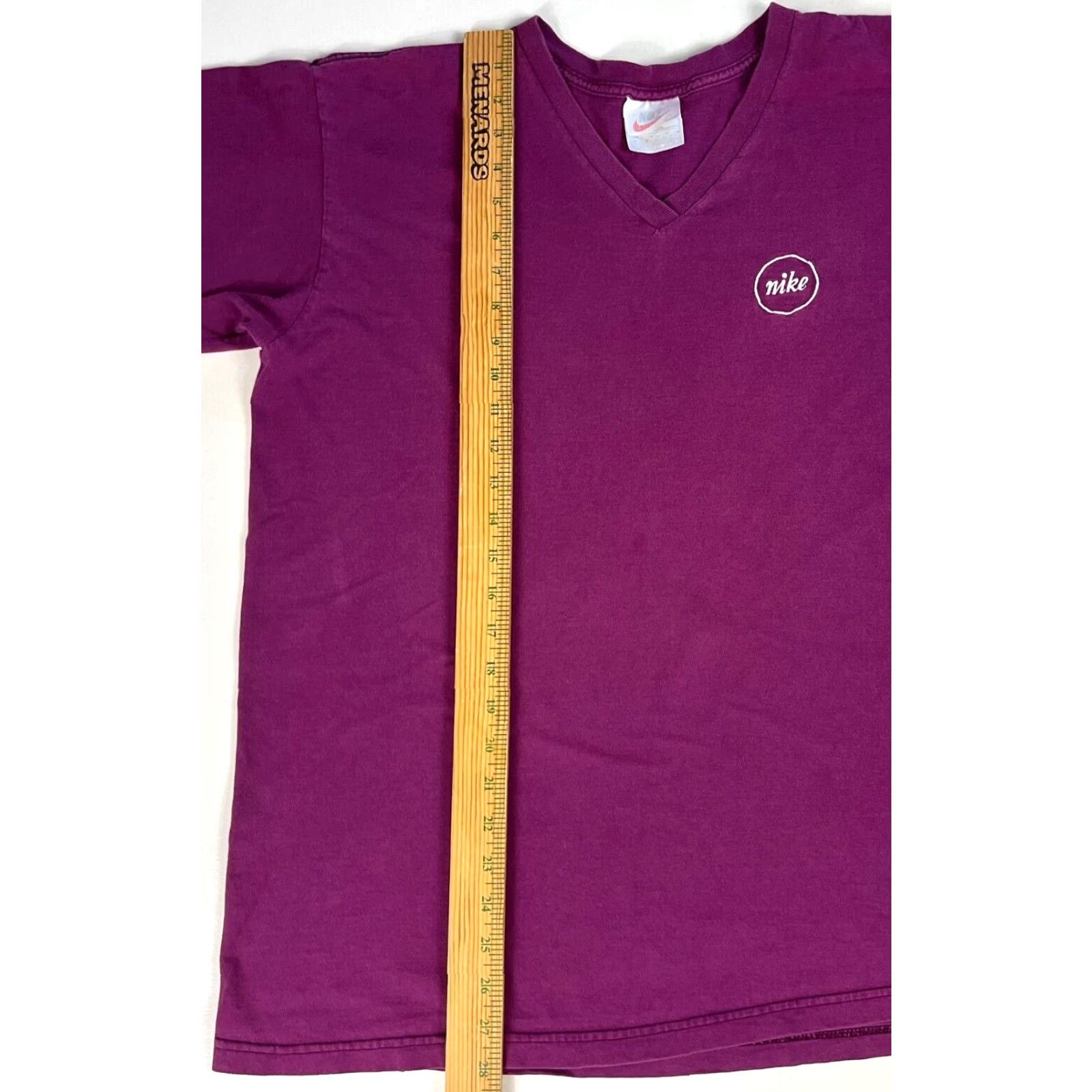 Nike VINTAGE Nike Men’s 90s V-Neck T-Shirt Embroidered Logo Sz L Magenta Nike Shirt Mens 90s T-Shirt Embroidered Logo Size US L / EU 52-54 / 3 - 6 Thumbnail