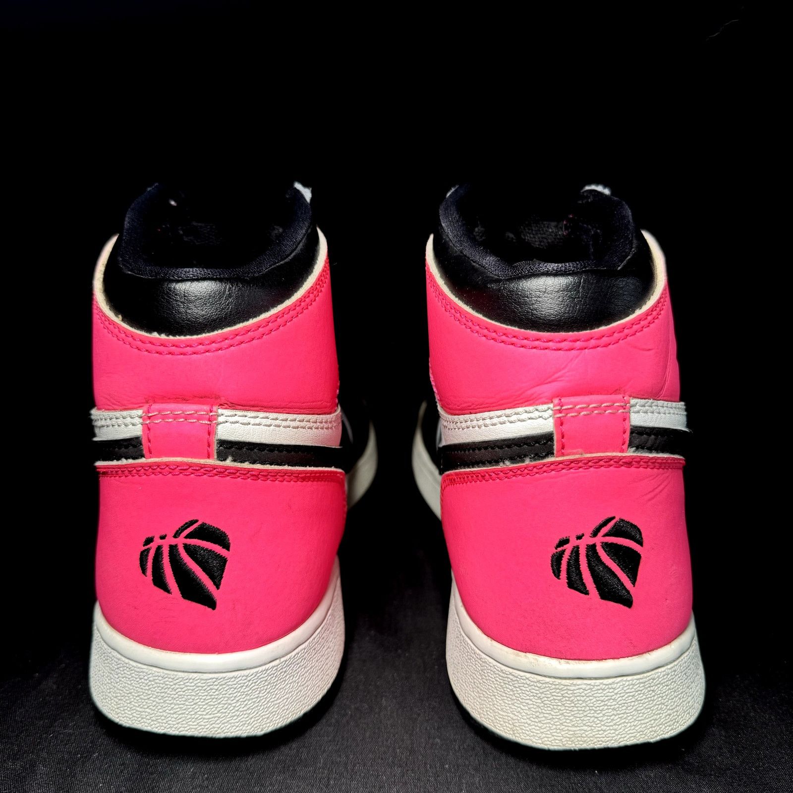 Jordan Brand × Nike Size 6.5 - Nike Air Jordan 1 Retro High GG Valentine's Day Size US 6.5 / EU 39-40 - 5 Thumbnail