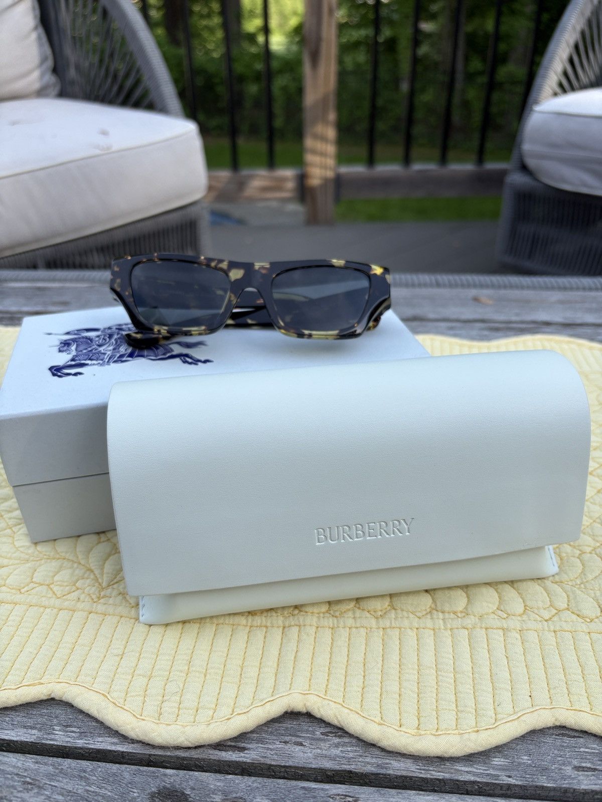 Burberry Burberry Tortoiseshell Sunnies Size ONE SIZE - 1 Thumbnail