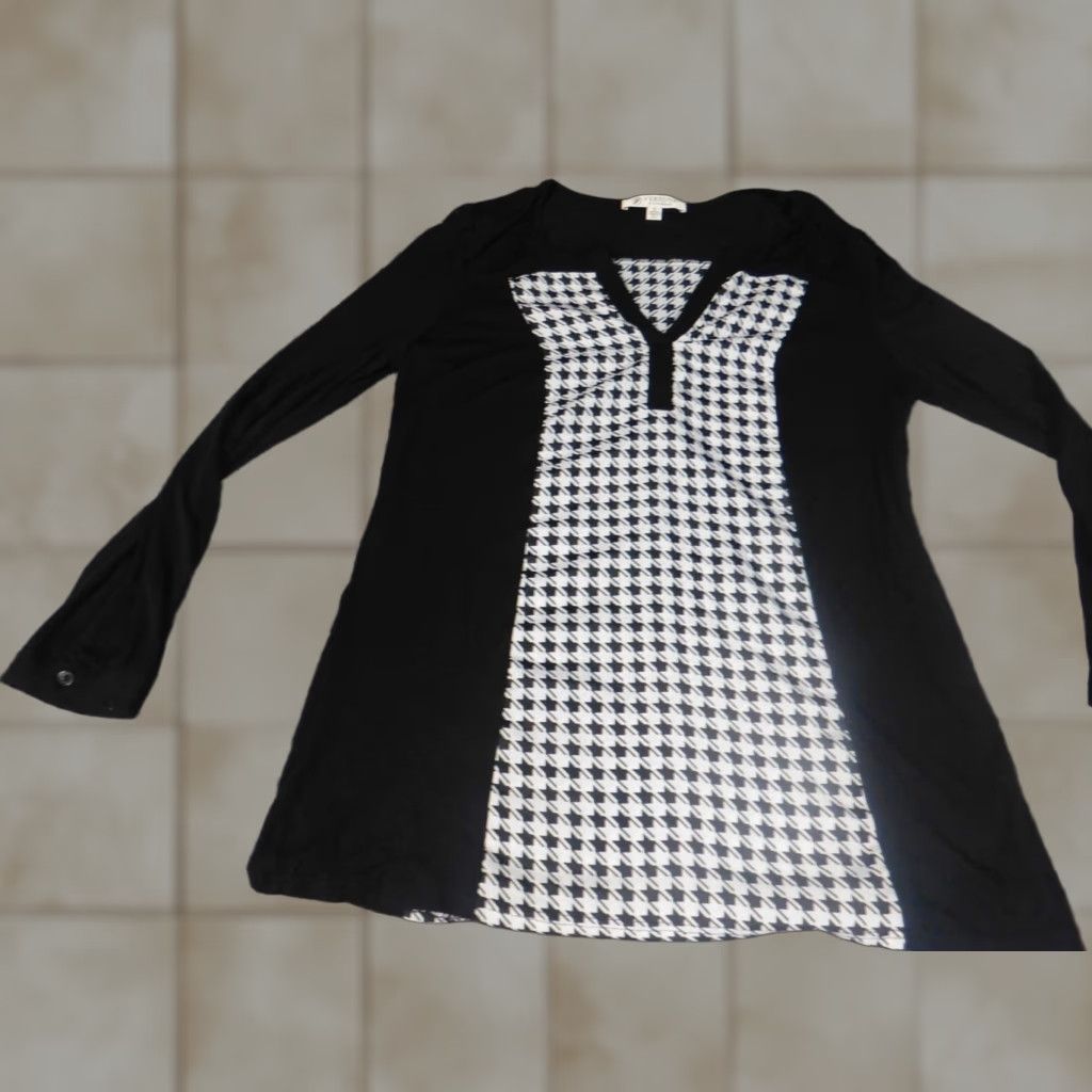 Vintage Versona Blouse Shirt Womens Small Black Crew Neck Long Sleeve Pullover Stretch Casual Regular Button Polyester Rayon Cap Sleeves Vintage: No Size S / US 4 / IT 40 - 1 Thumbnail