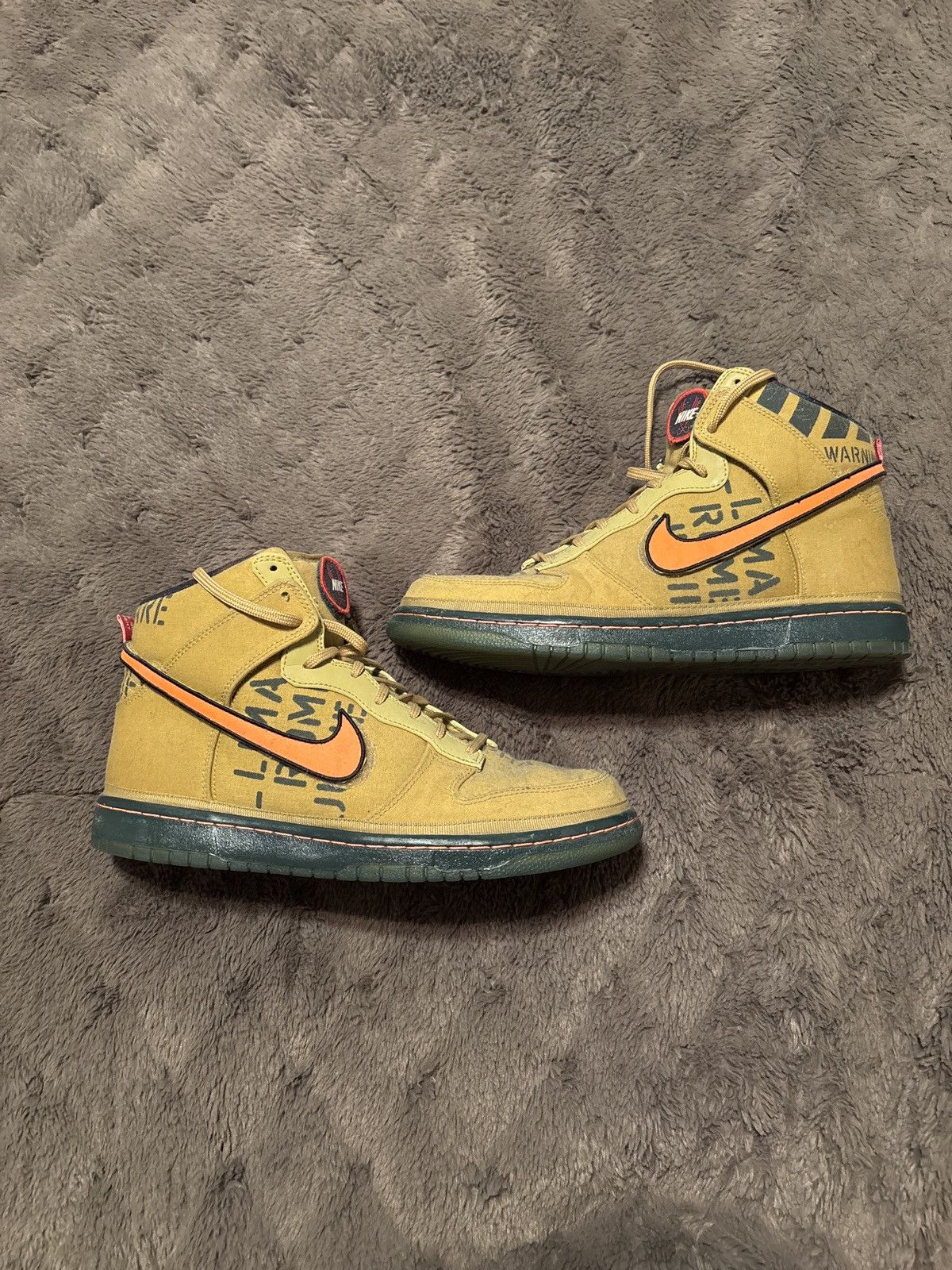 Nike NASA hi top dunks Size US 10.5 / EU 43-44 - 2 Thumbnail