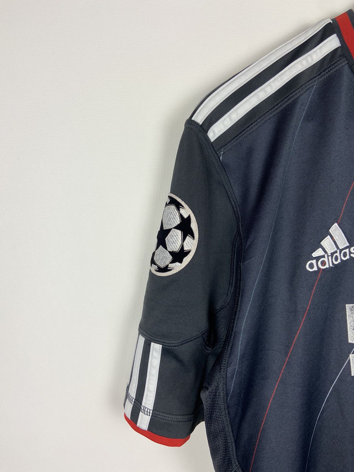Vintage JERSEY ADIDAS BAYERN MUNICH FOOTBALL SHIRT 2011 TONI KROOS Size US M / EU 48-50 / 2 - 6 Thumbnail