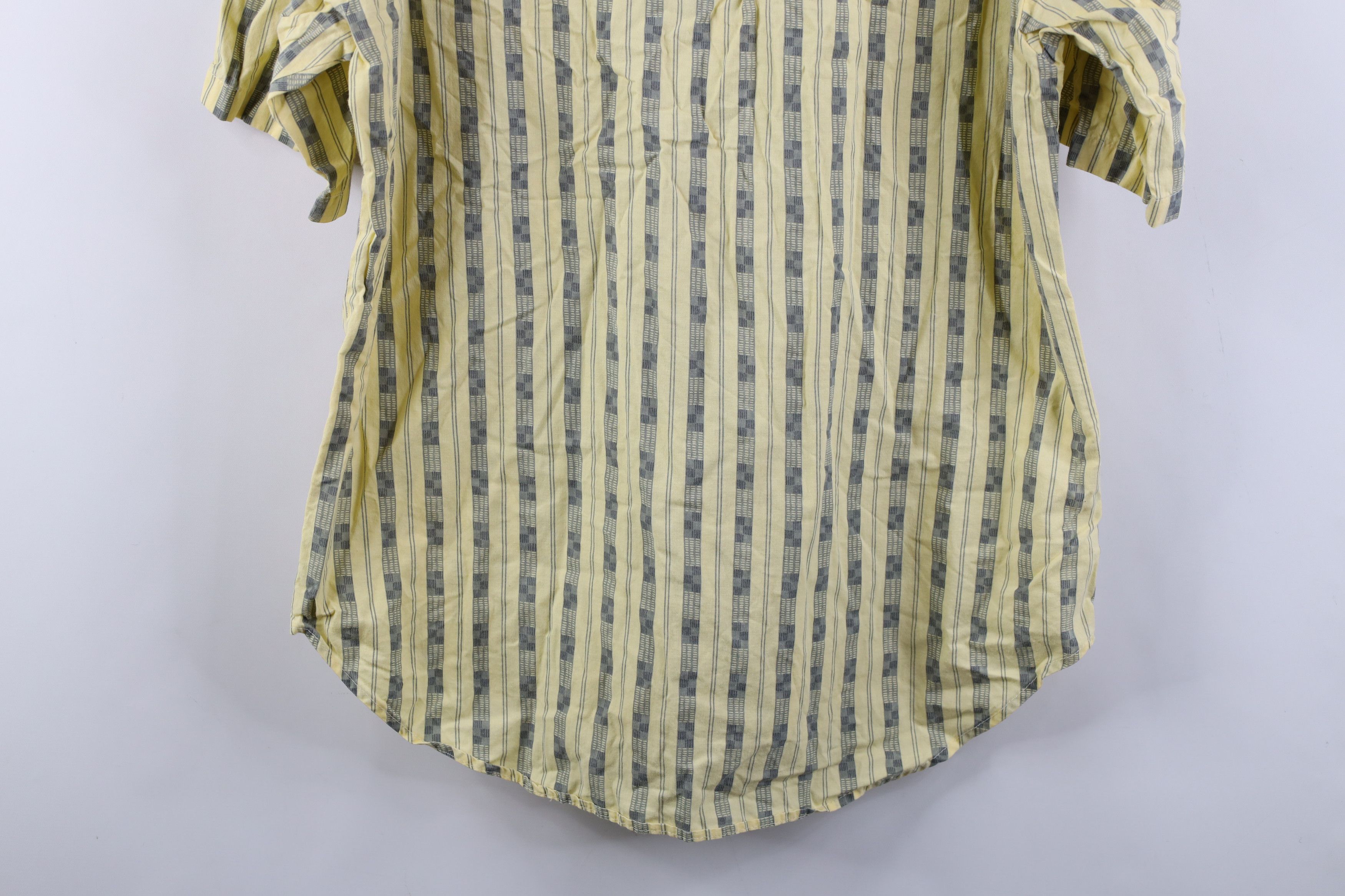 Vintage Vintage 90s Streetwear Geometric Collar Button Shirt USA Size US M / EU 48-50 / 2 - 11 Thumbnail