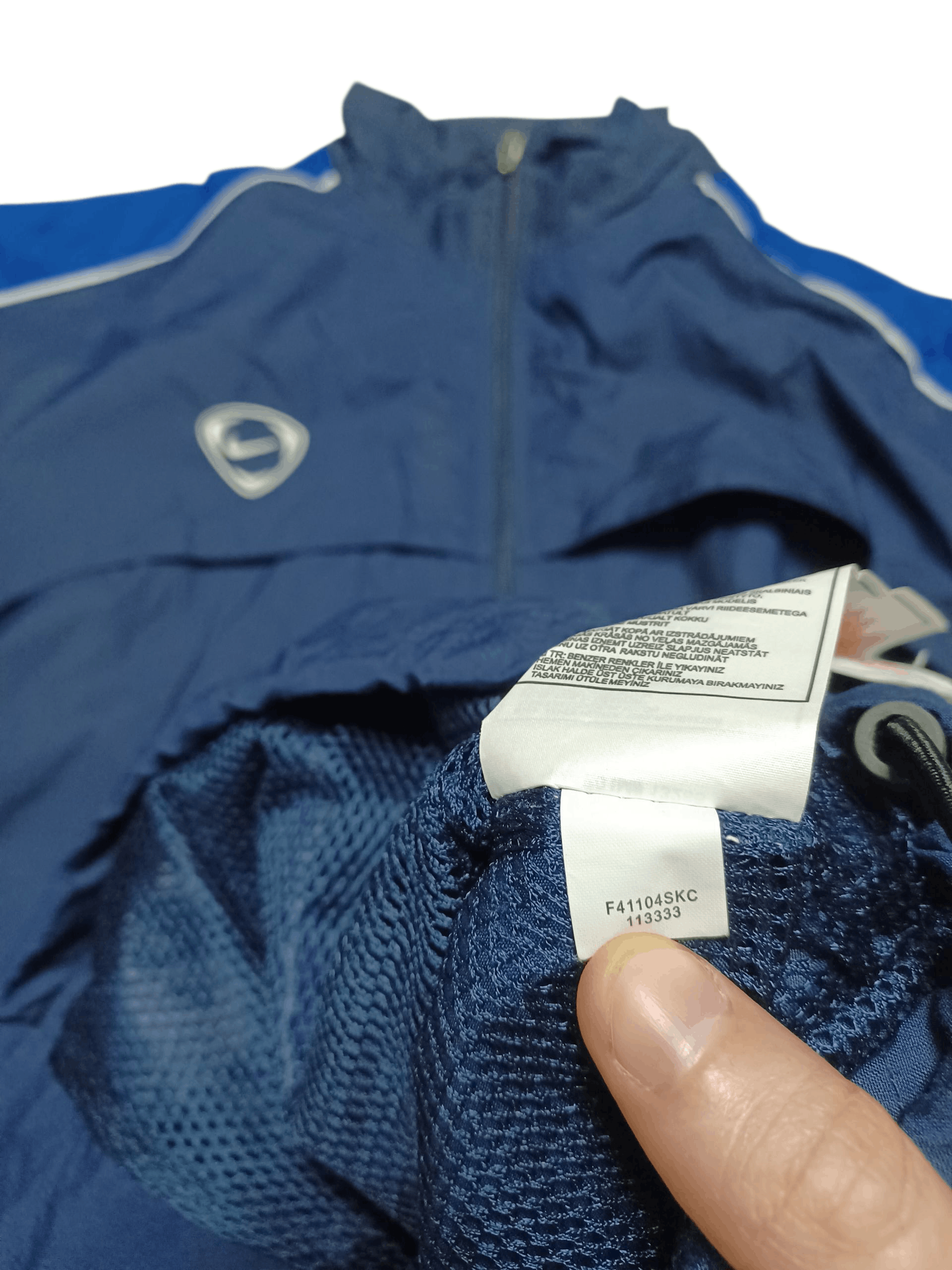 Nike NIKE VINTAGE 2004 NYLON TRACK JACKET SPORTSWEAR SOCCER Size US XXL / EU 58 / 5 - 5 Thumbnail