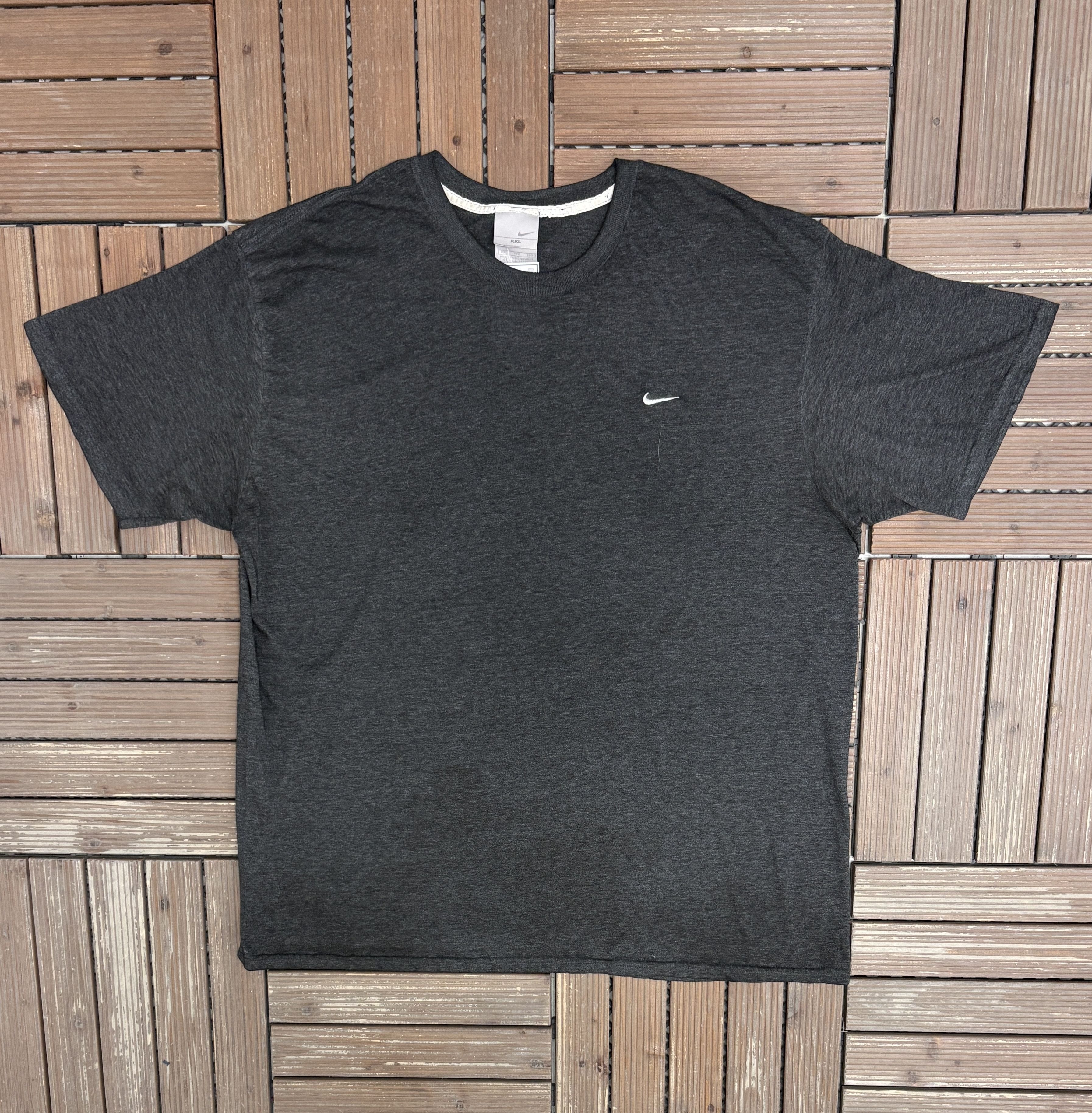 Nike Nike Small Swoosh Embroidered Vintage Grey T-Shirt Tee Size US XXL / EU 58 / 5 - 1 Thumbnail