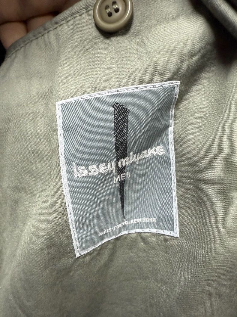 Issey Miyake Issey miyake Large padded shoulder inverted triangle collar Size US S / EU 44-46 / 1 - 7 Thumbnail