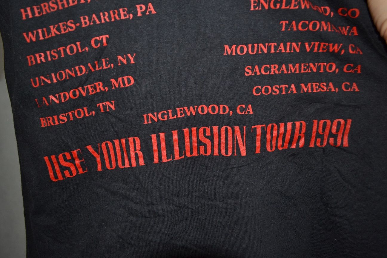 Band Tees Vintage 1991 Guns N' Roses Use Your Illusion t-shirt Size US M / EU 48-50 / 2 - 6 Thumbnail