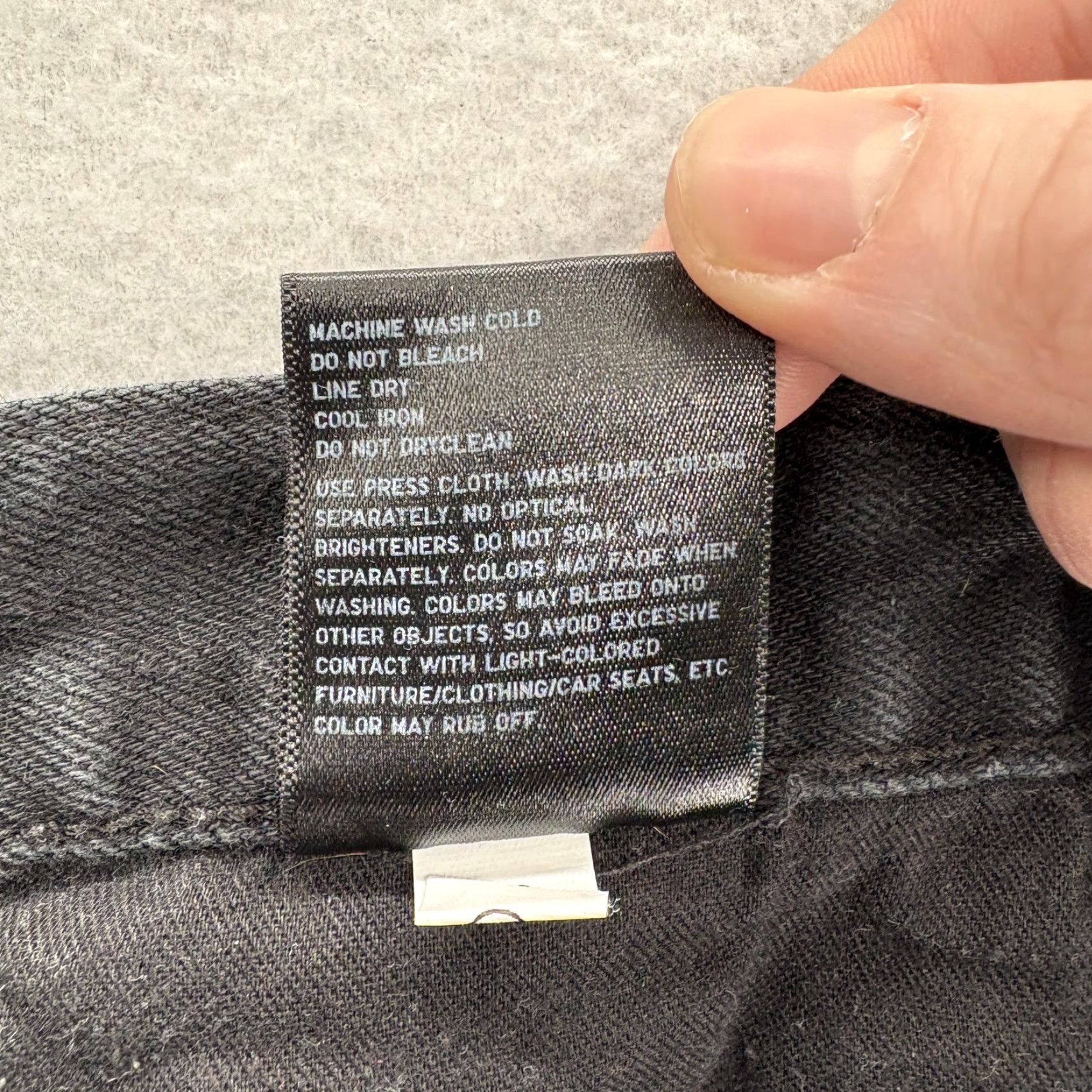 Uniqlo Uniqlo Jeans Mens 33x32 Black Dark Wash Slim Skinny Selvage Stretch Denim Pants Size US 33 - 7 Thumbnail
