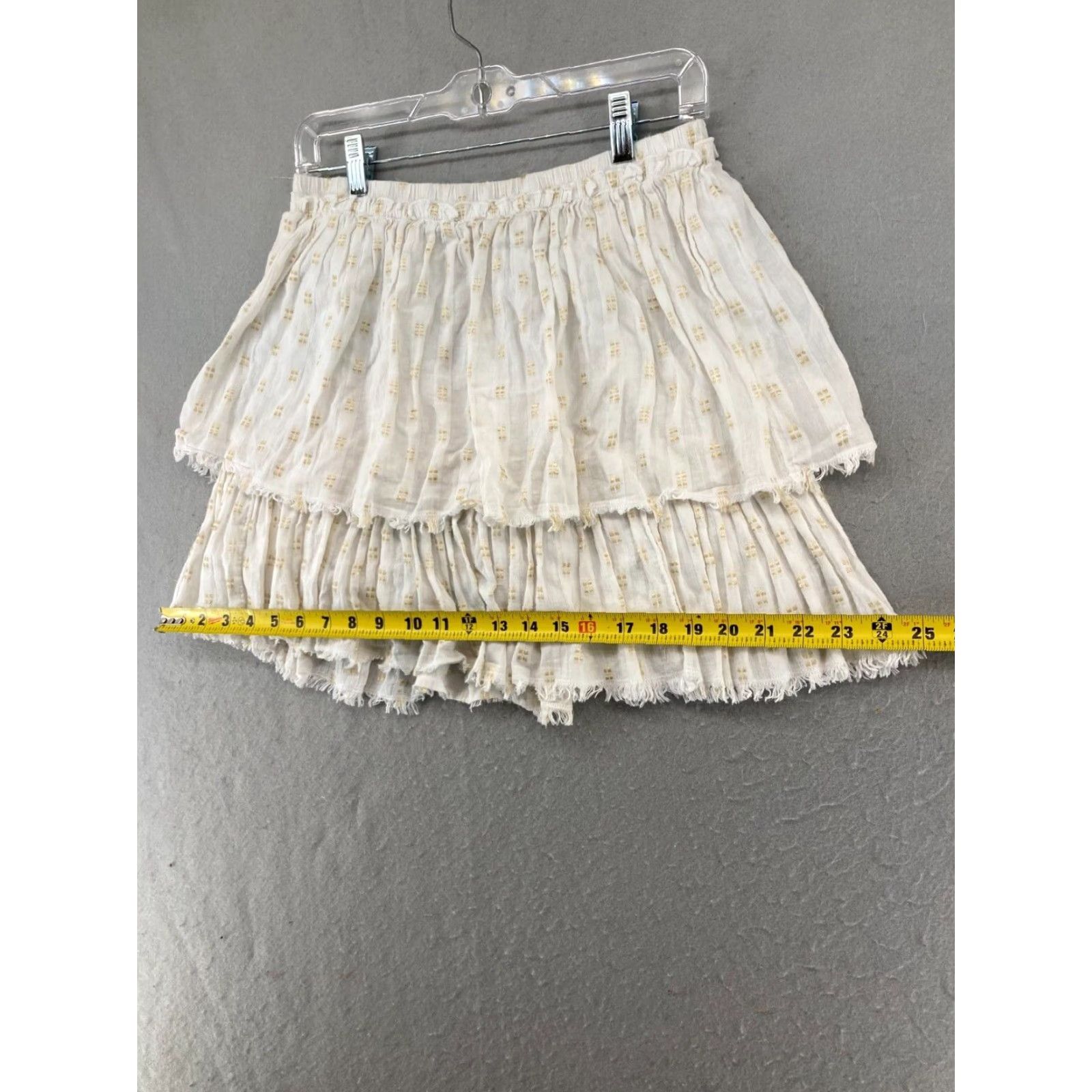 Vineyard Vines Vinyard Vines Womens Skirt Small White Gold Ruffled Size 28" / US 6 / IT 42 - 3 Thumbnail