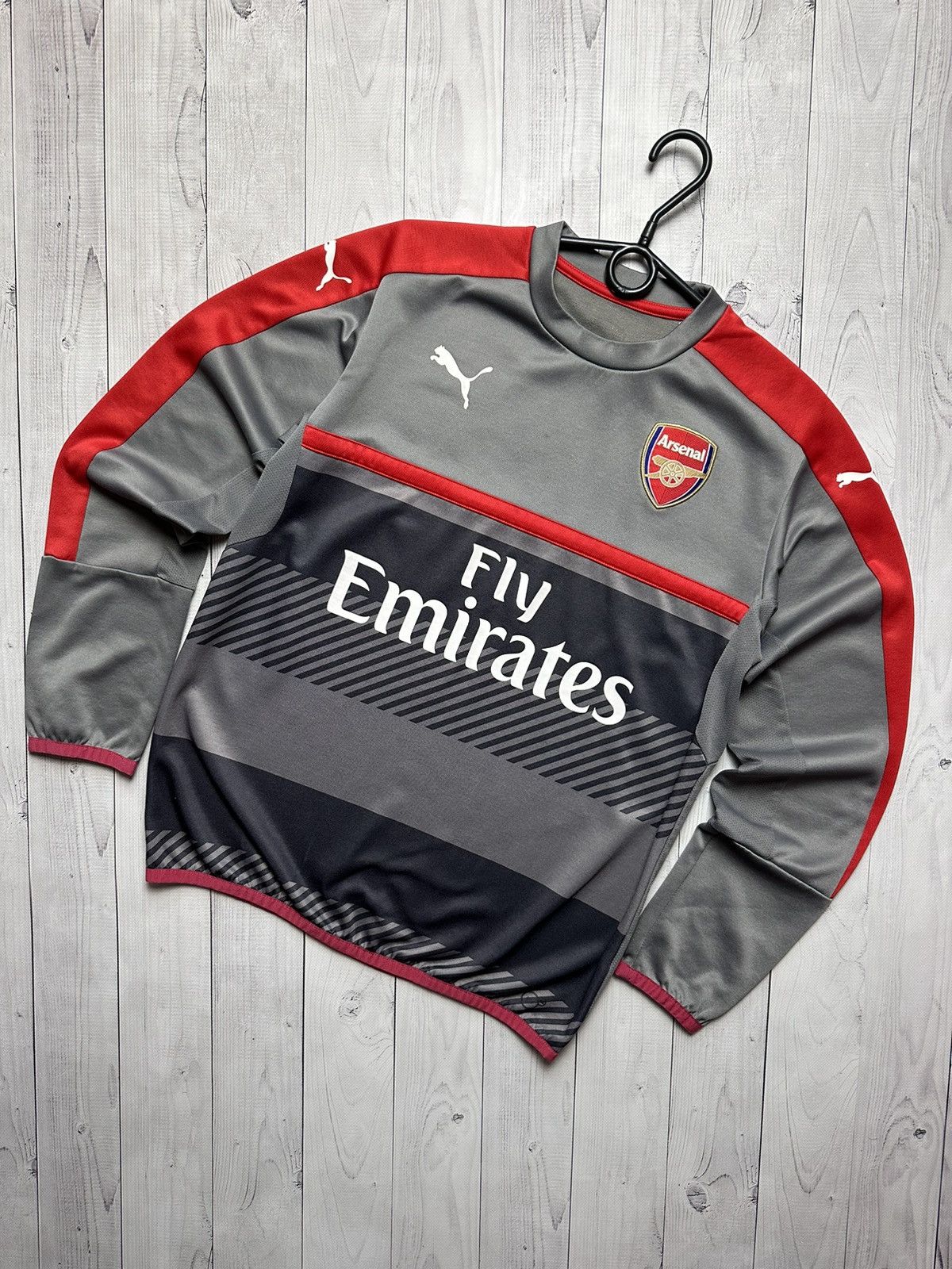 Vintage puma Arsenal soccer sweatshirts size S/M logo