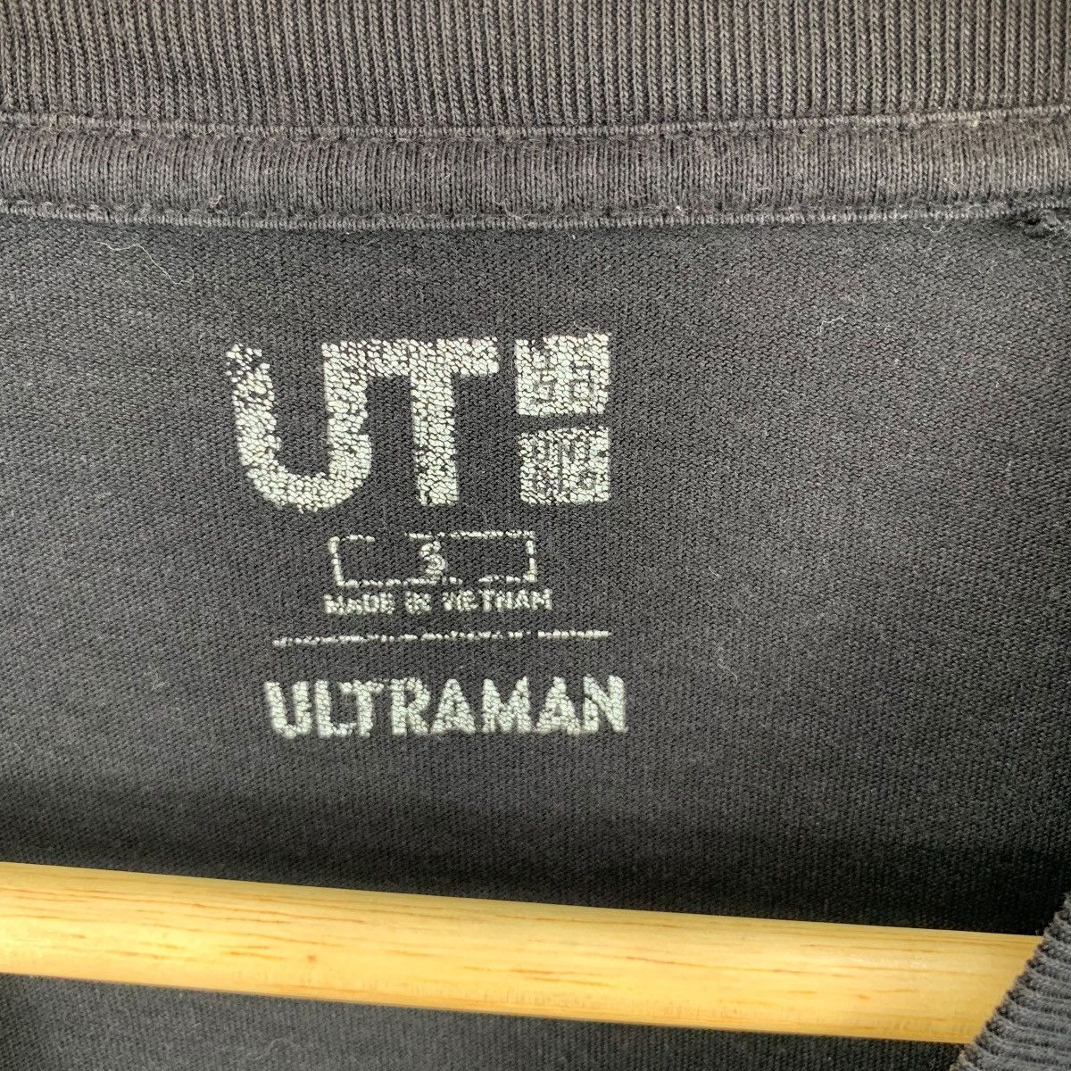 Uniqlo UNIQLO x ULTRAMAN Alien Baltan Barutan Seijin Tee Shirt Size US S / EU 44-46 / 1 - 7 Thumbnail