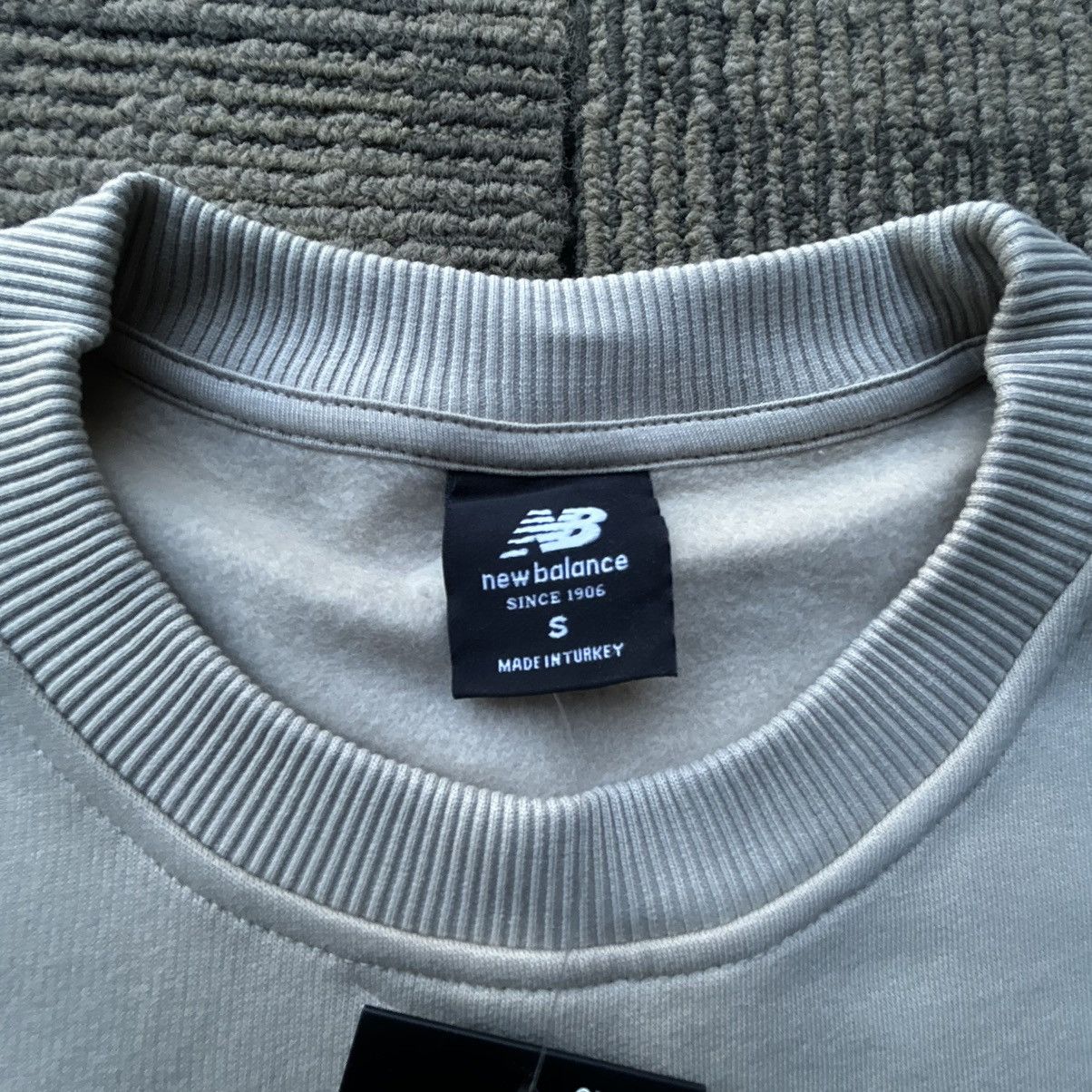 New Balance New Balance “Life In Balance” Mauve Spell-Out Sweatshirt Size US S / EU 44-46 / 1 - 3 Thumbnail