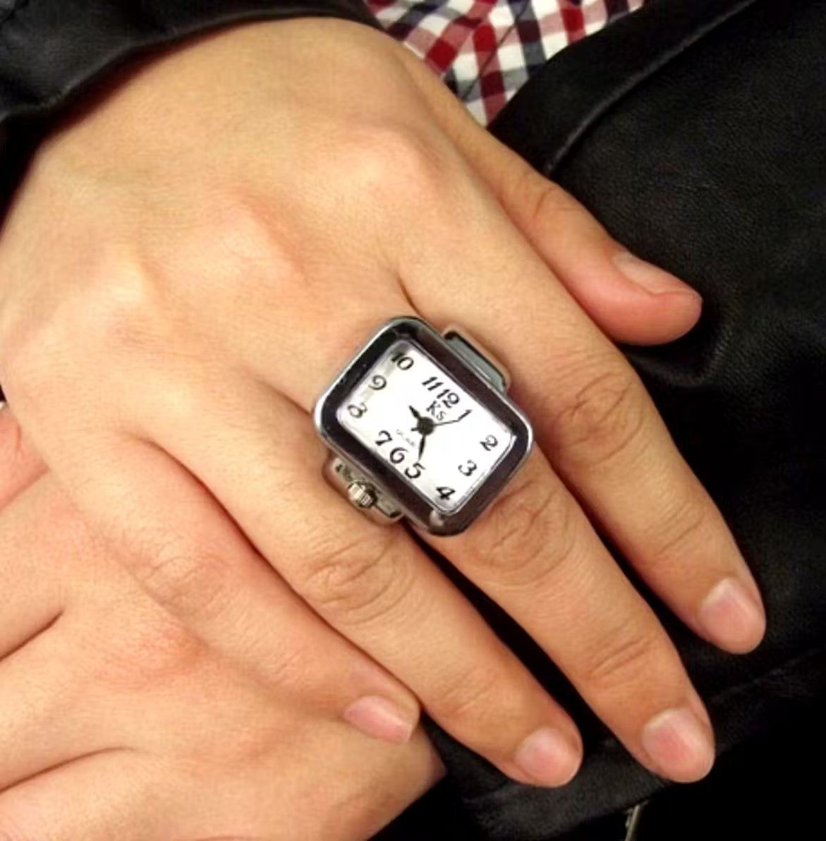 Japanese Brand × Vintage Gorgeous Vintage Rectangle Finger Silver Ring Watch Size ONE SIZE - 4 Thumbnail