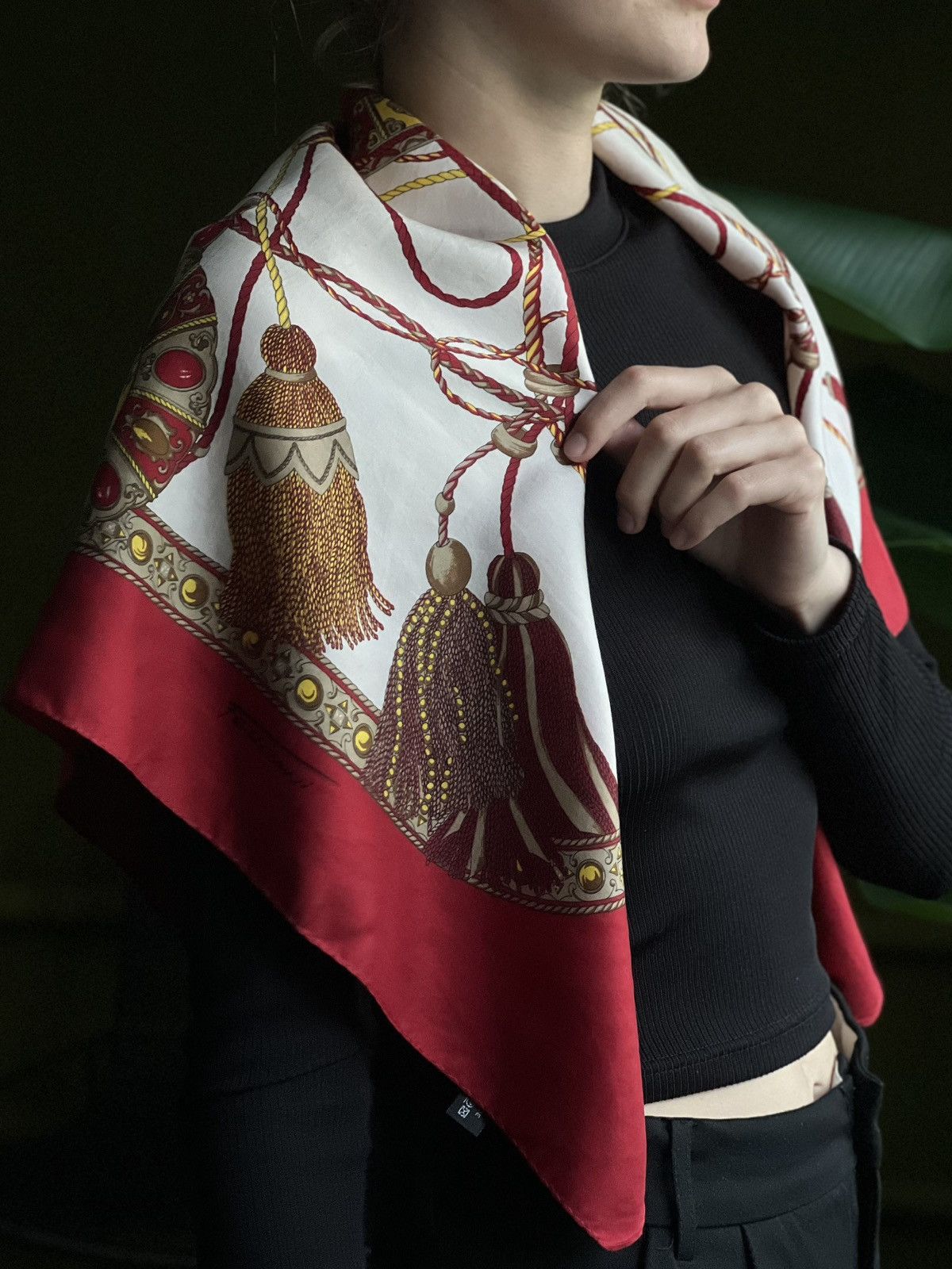 Vintage Feliciani Red Silk Scarf 86x85cm Tassel Print Vintage Size ONE SIZE - 1 Thumbnail