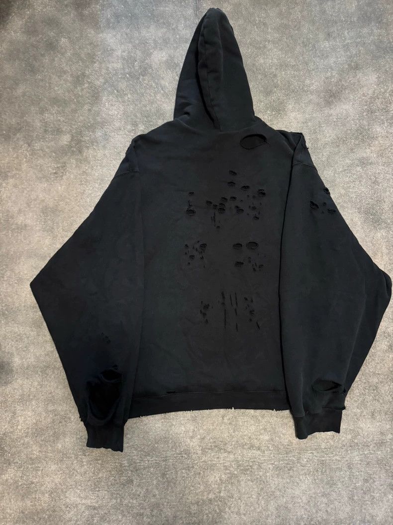 Balenciaga Balenciaga Black old hooded sweater with holes. Size US L / EU 52-54 / 3 - 2 Thumbnail