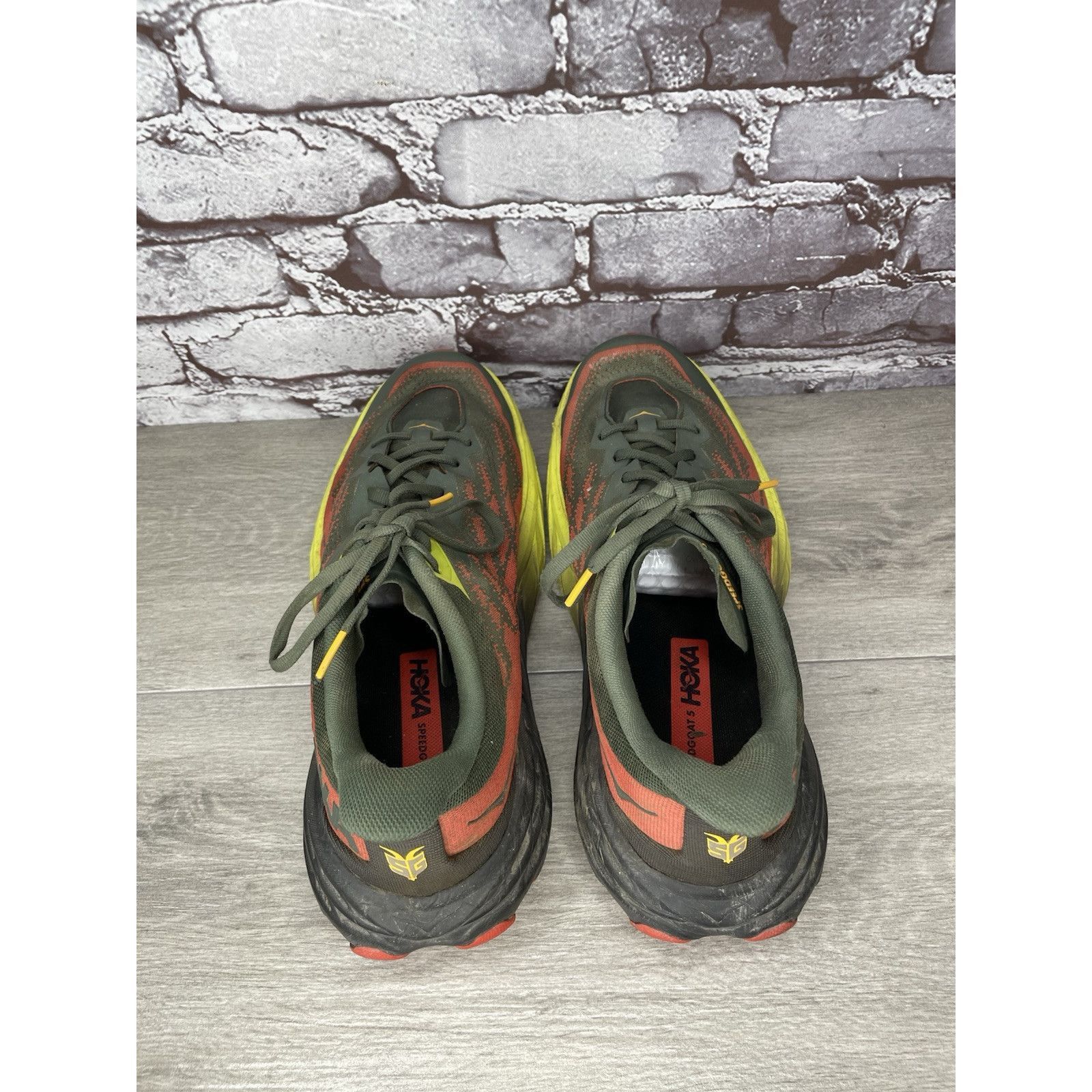 Hoka Hoka One Speedgoat 5 Thyme Fiesta Gray Fabric Red Yellow Gym Size US 12 / EU 45 - 4 Thumbnail