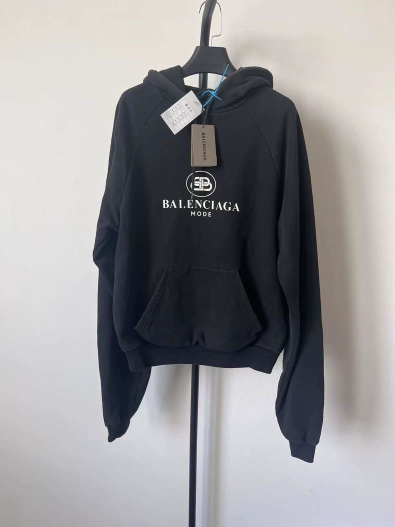 Balenciaga Balenciaga Logo Letter Printed Hooded Pocket Long Sleeve S Size US M / EU 48-50 / 2 - 1 Thumbnail