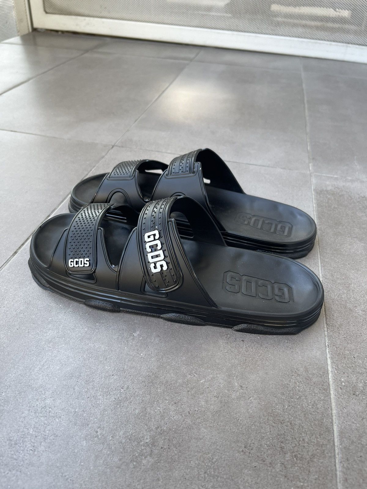 GCDS !DS! SS23 GCDS Logo Black Pool Slides Size US 10 / EU 43 - 11 Thumbnail
