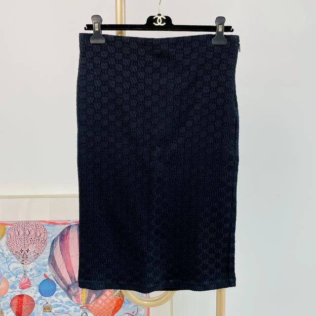Gucci Gucci Black dark pattern logo skirt Size 26" / US 2 / IT 38 - 1 Thumbnail