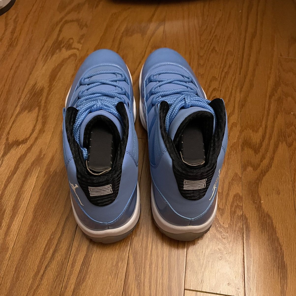 Jordan Brand Jordan 11 Pantone 2014 Size US 12 / EU 45 - 5 Thumbnail