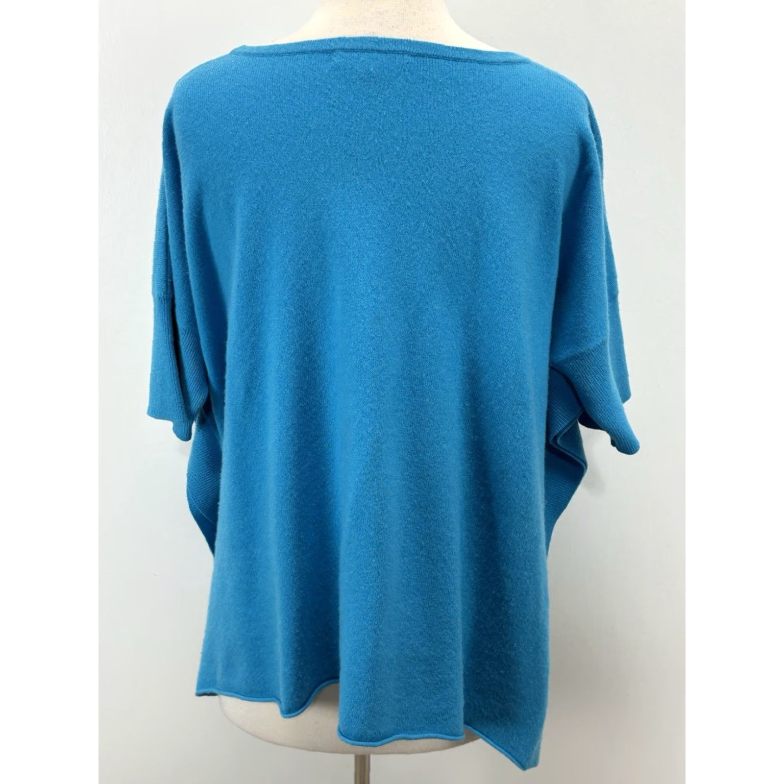Neiman Marcus Neiman Marcus 100% Cashmere Sweater Womens M Aqua Blue Relaxed Fit Quiet Luxury Pullover Dolman Sleeve Short Sleeve Boxy Classic Size M / US 6-8 / IT 42-44 - 3 Thumbnail