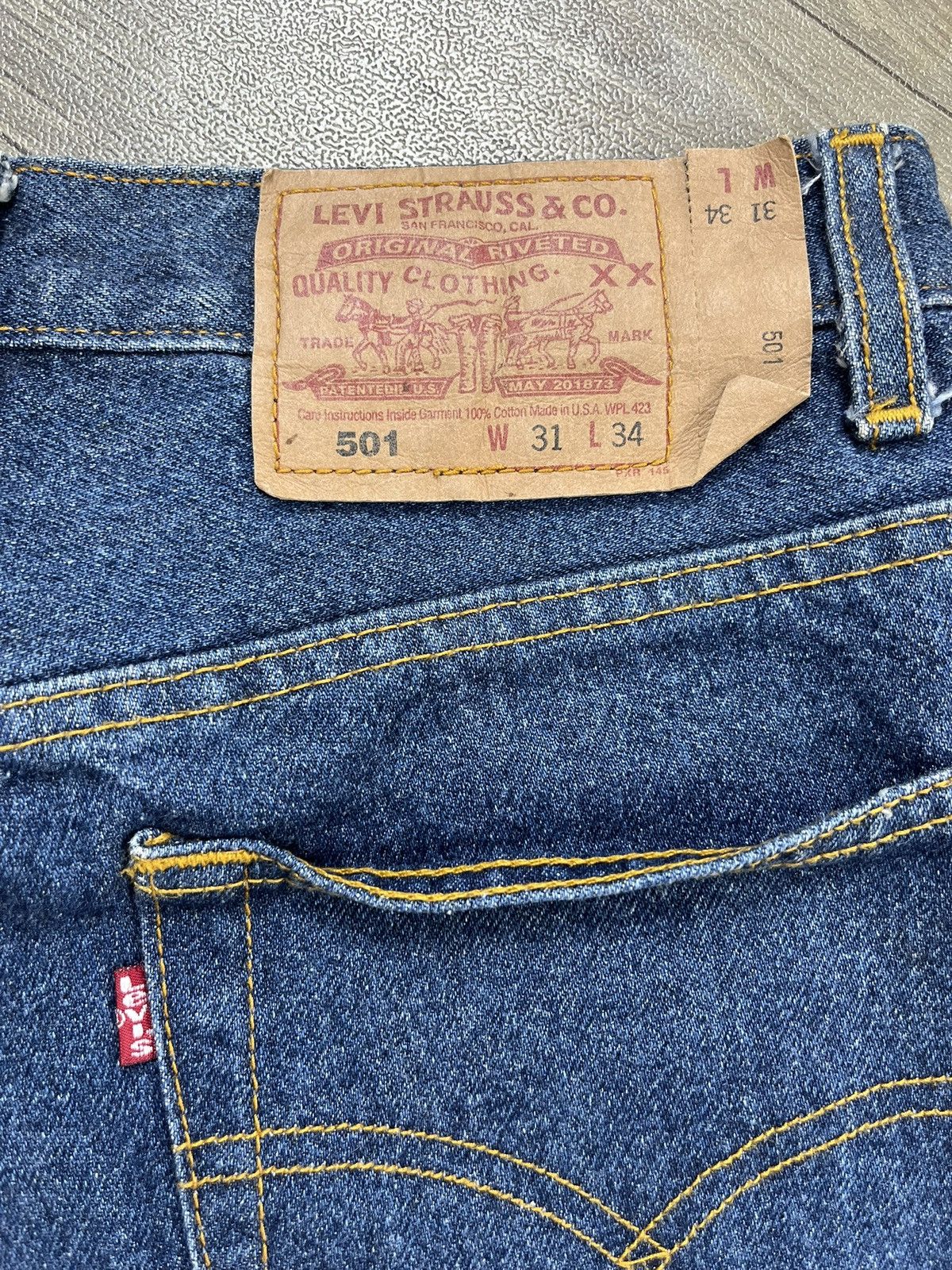 Levi's Vintage Clothing 🇺🇸1990s Vintage Levis 501 USA 31x34 Indigo Blue Jeans Size US 31 - 14 Thumbnail