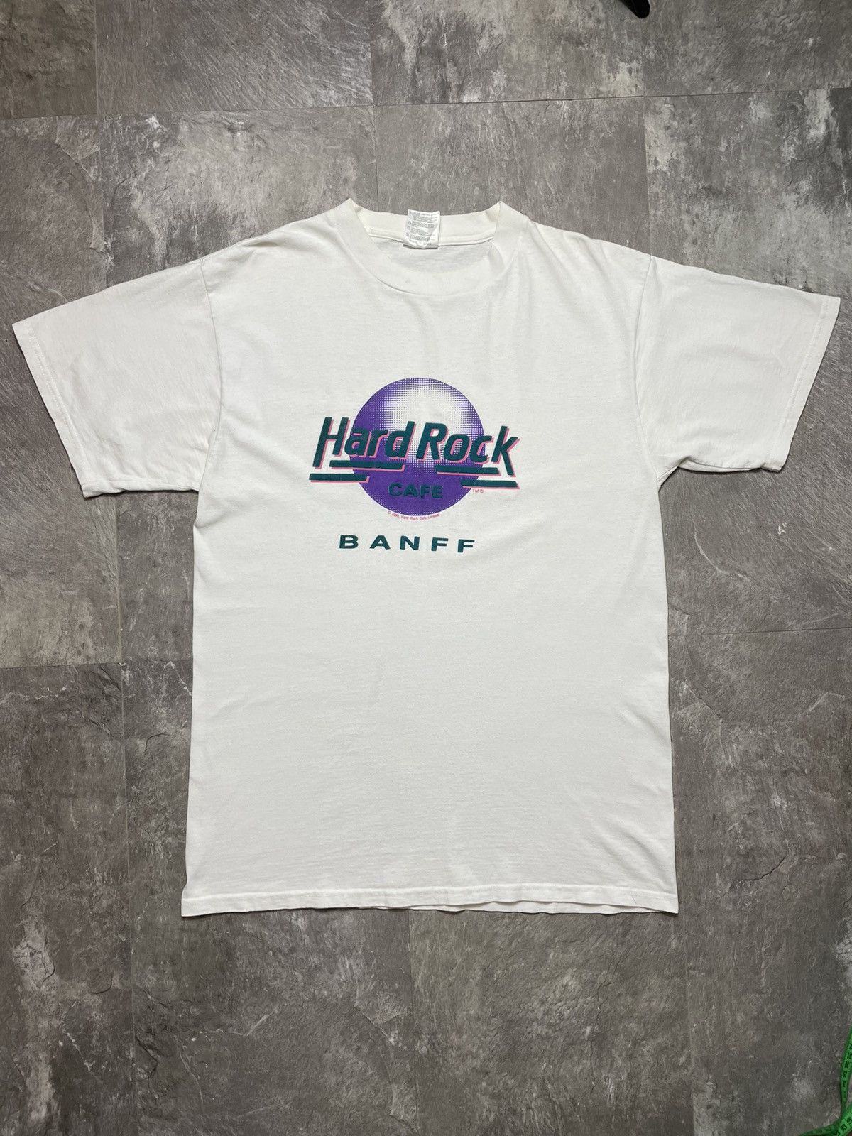 Hard Rock Cafe Vintage 1989 Hard Rock Cafe Banff Usa Logo Print Graphic Tee Size US L / EU 52-54 / 3 - 1 Thumbnail
